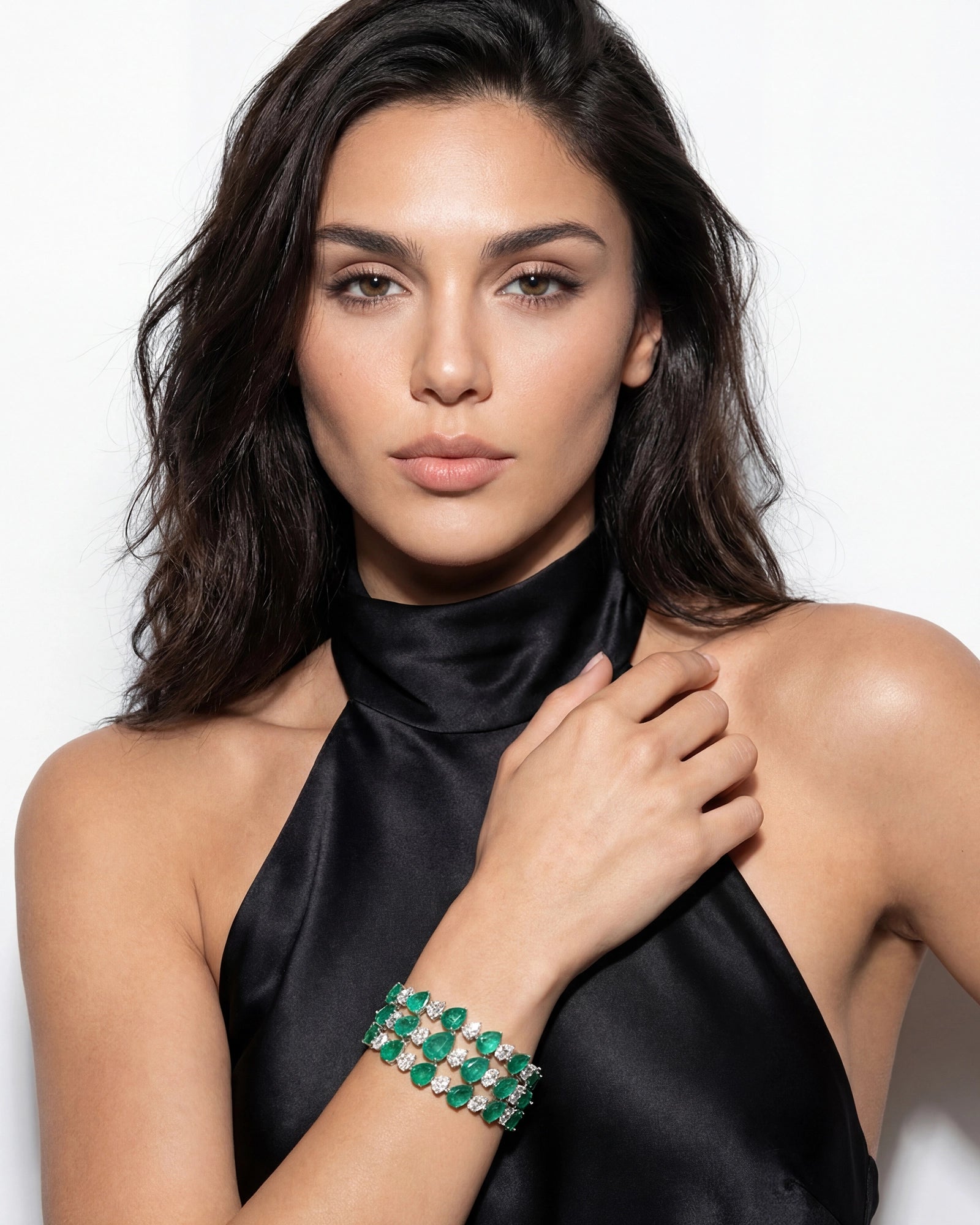 Emerald Raindrop Cuff | AMARIS JEWELS | Fine Jewelry 