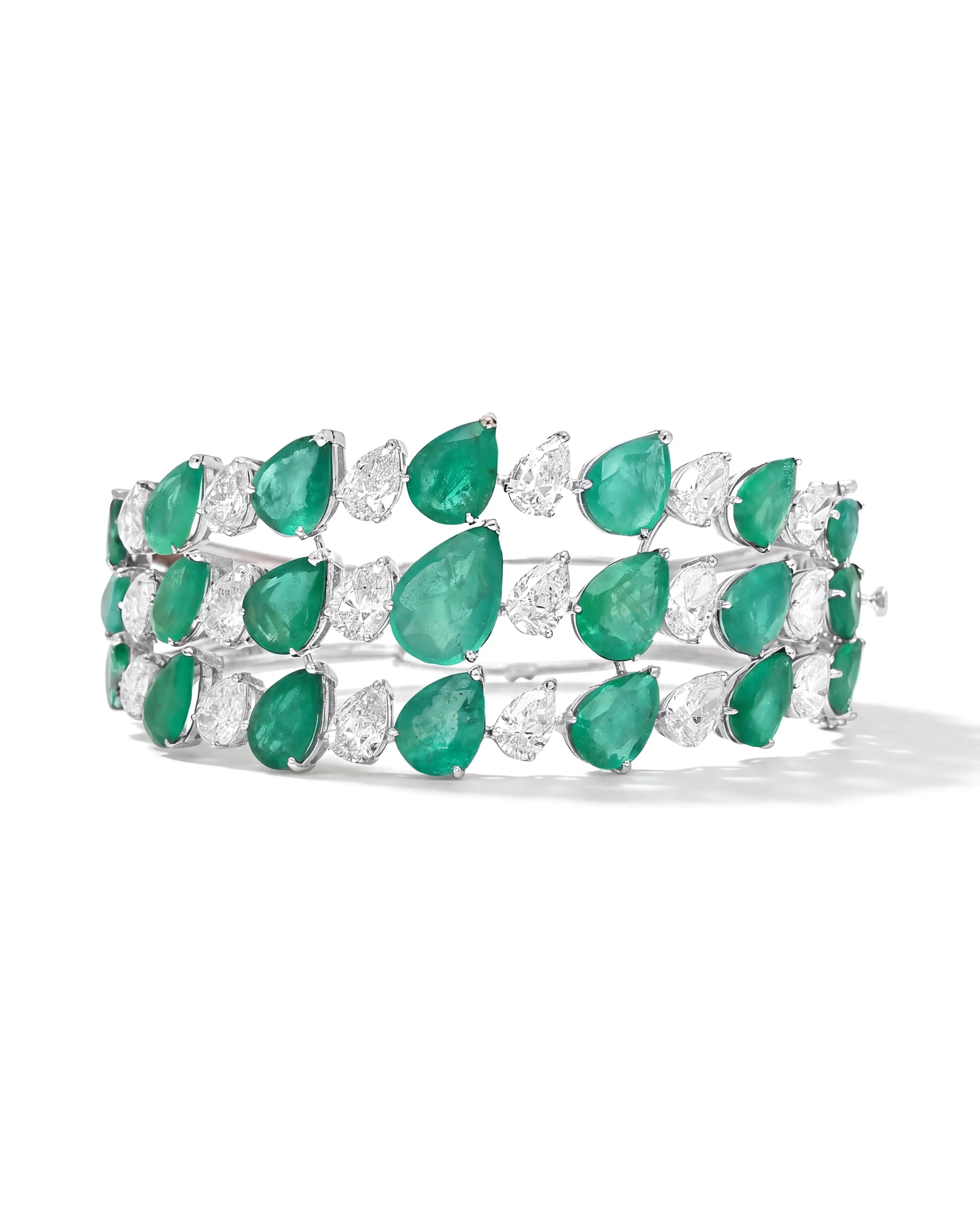 Emerald Raindrop Cuff | AMARIS JEWELS | Fine Jewelry