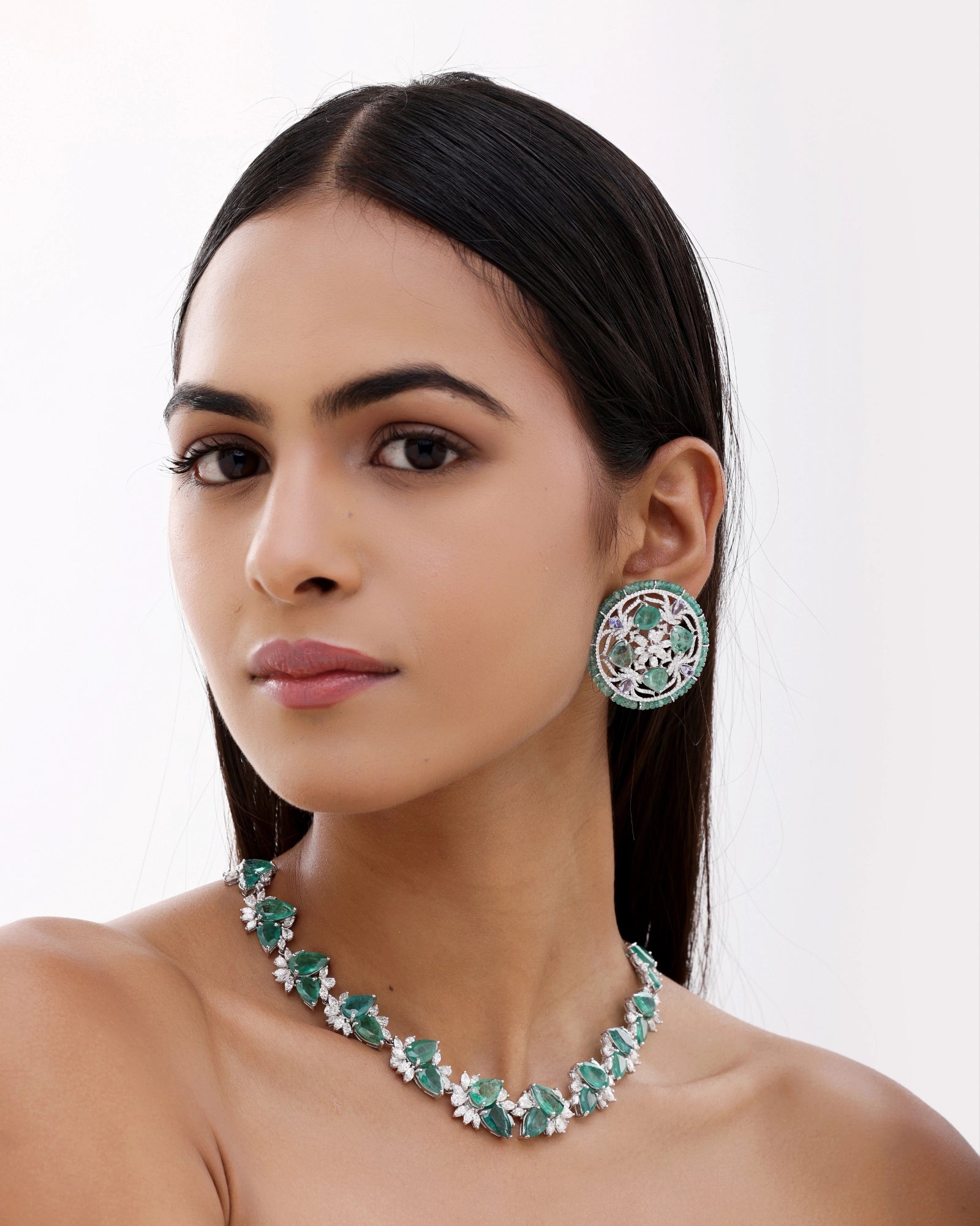 Emerald Snowflakes Earrings | AMARIS JEWELS | Fine Jewelry 