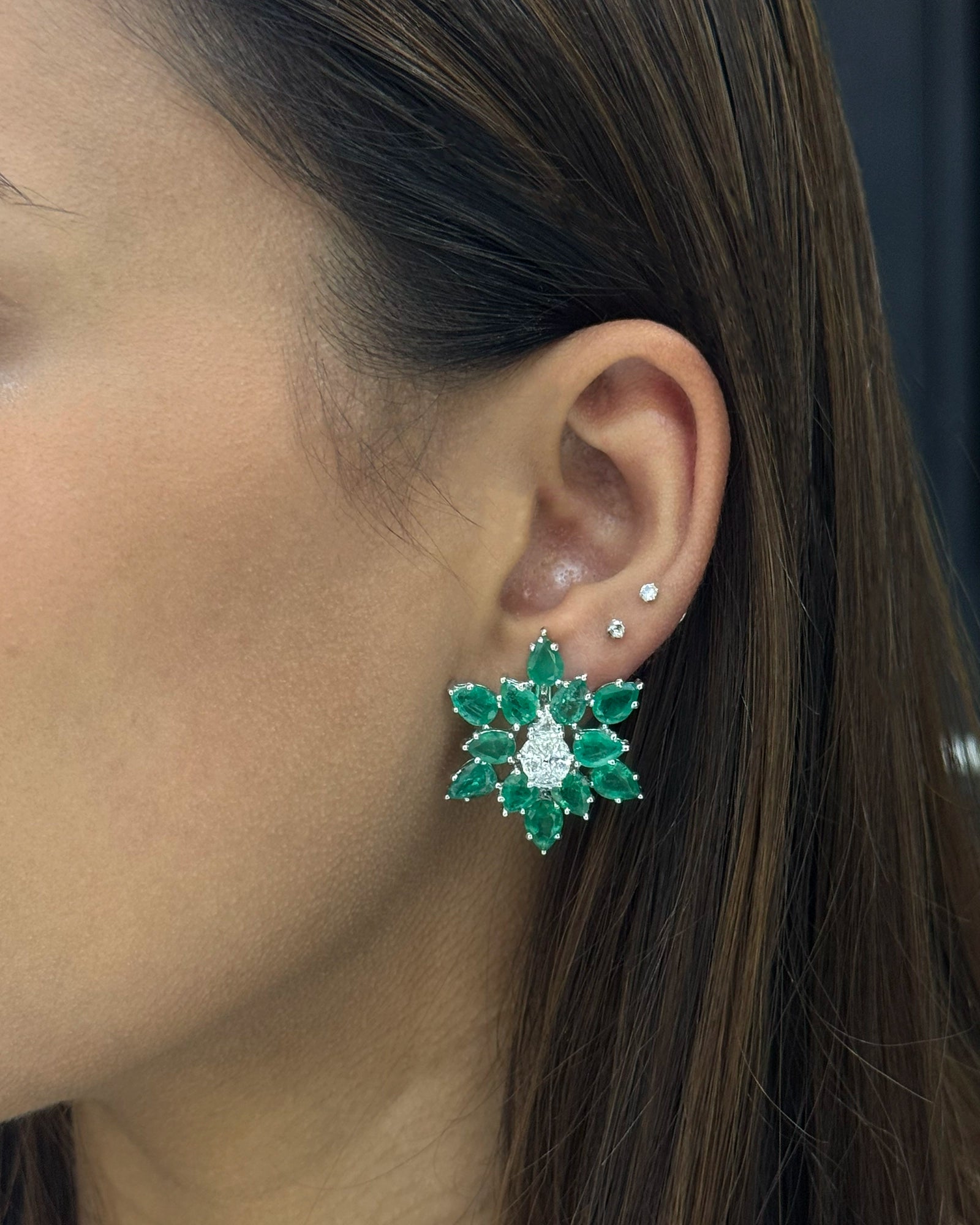 Emerald Star Earrings | AMARIS JEWELS | Fine Jewelry 