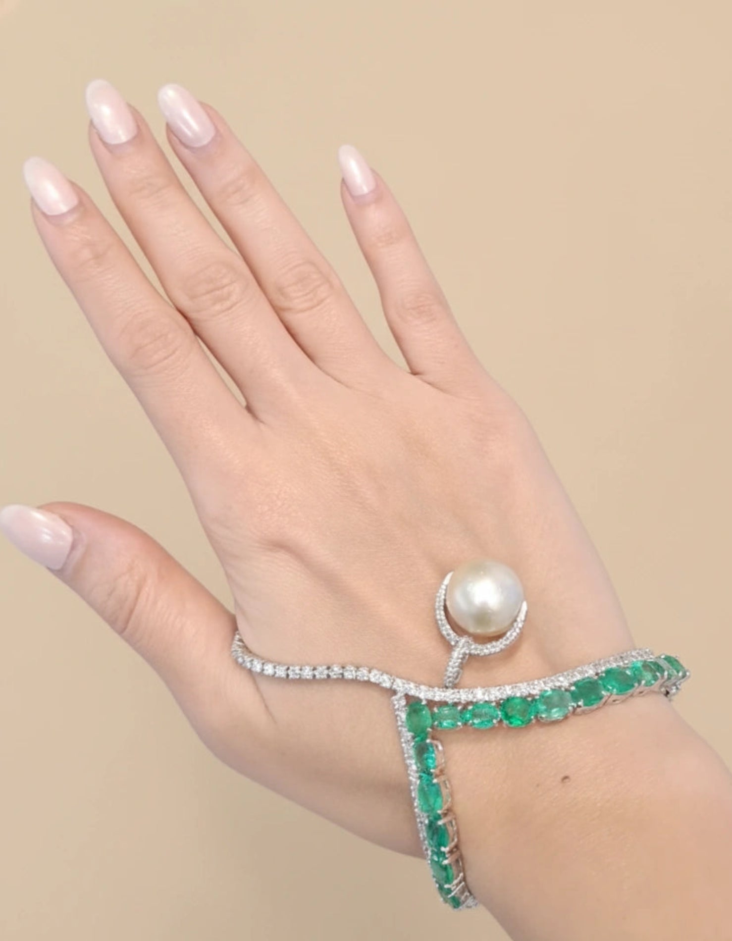 Emerald Trail Palmcuff | AMARIS JEWELS | Fine Jewelry 