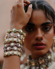 Emerald Treasure Bangle | AMARIS JEWELS | Fine Jewelry 