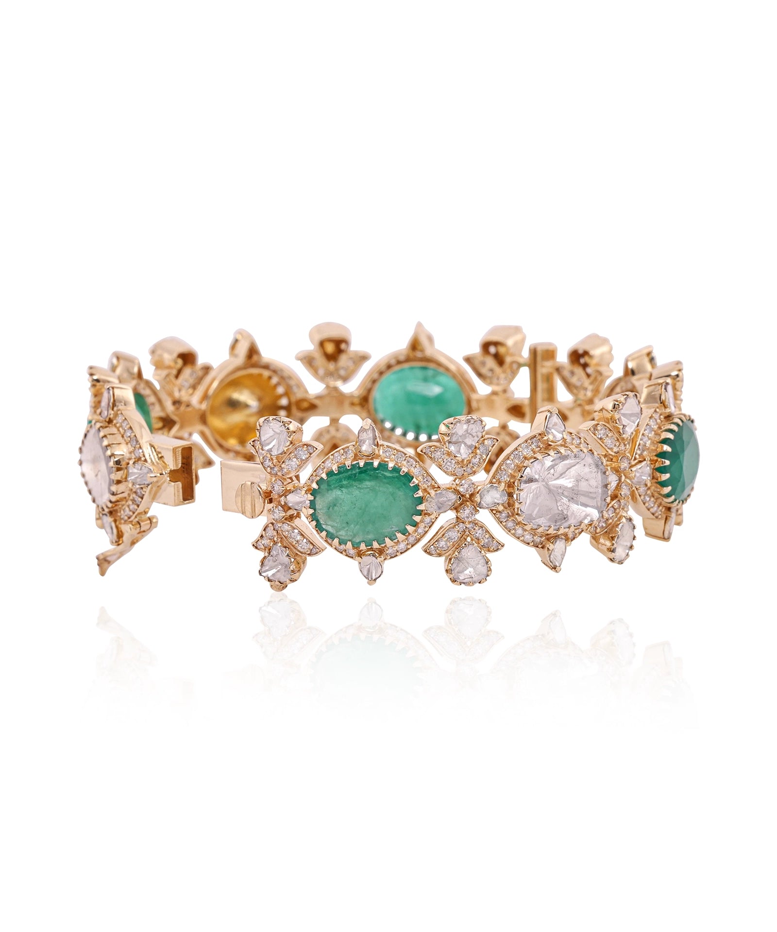 Emerald bagh bangle | AMARIS JEWELS | Fine Jewelry 