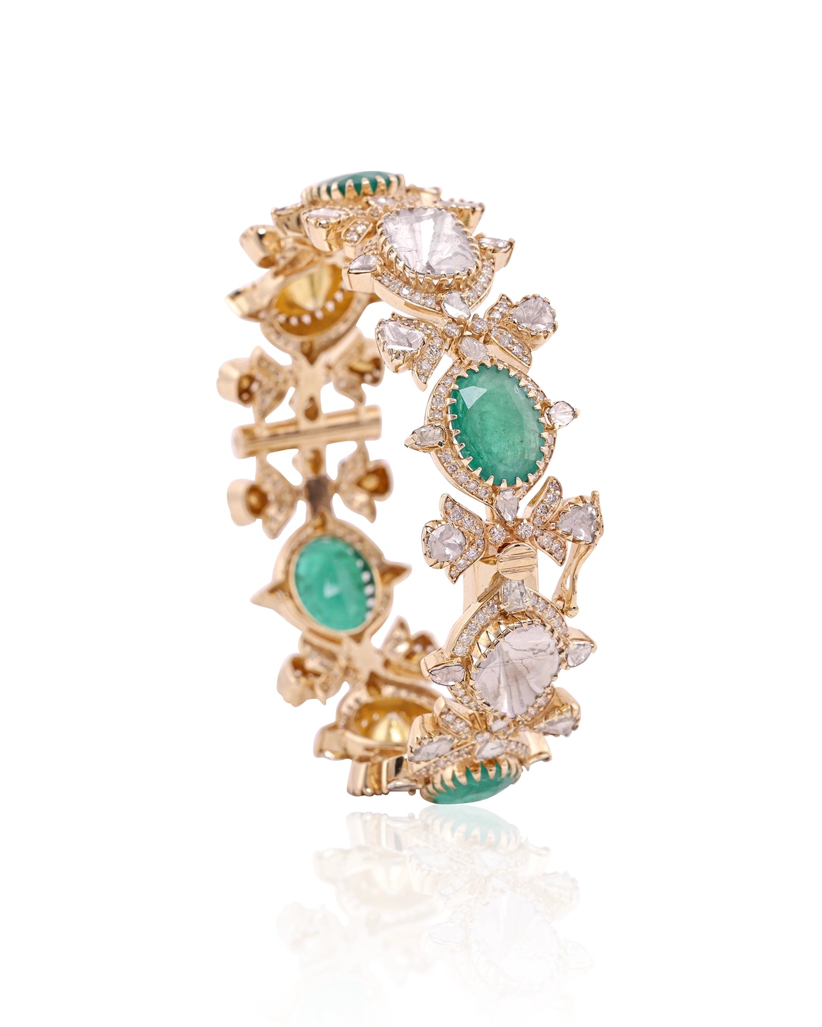 Emerald bagh bangle | AMARIS JEWELS | Fine Jewelry 