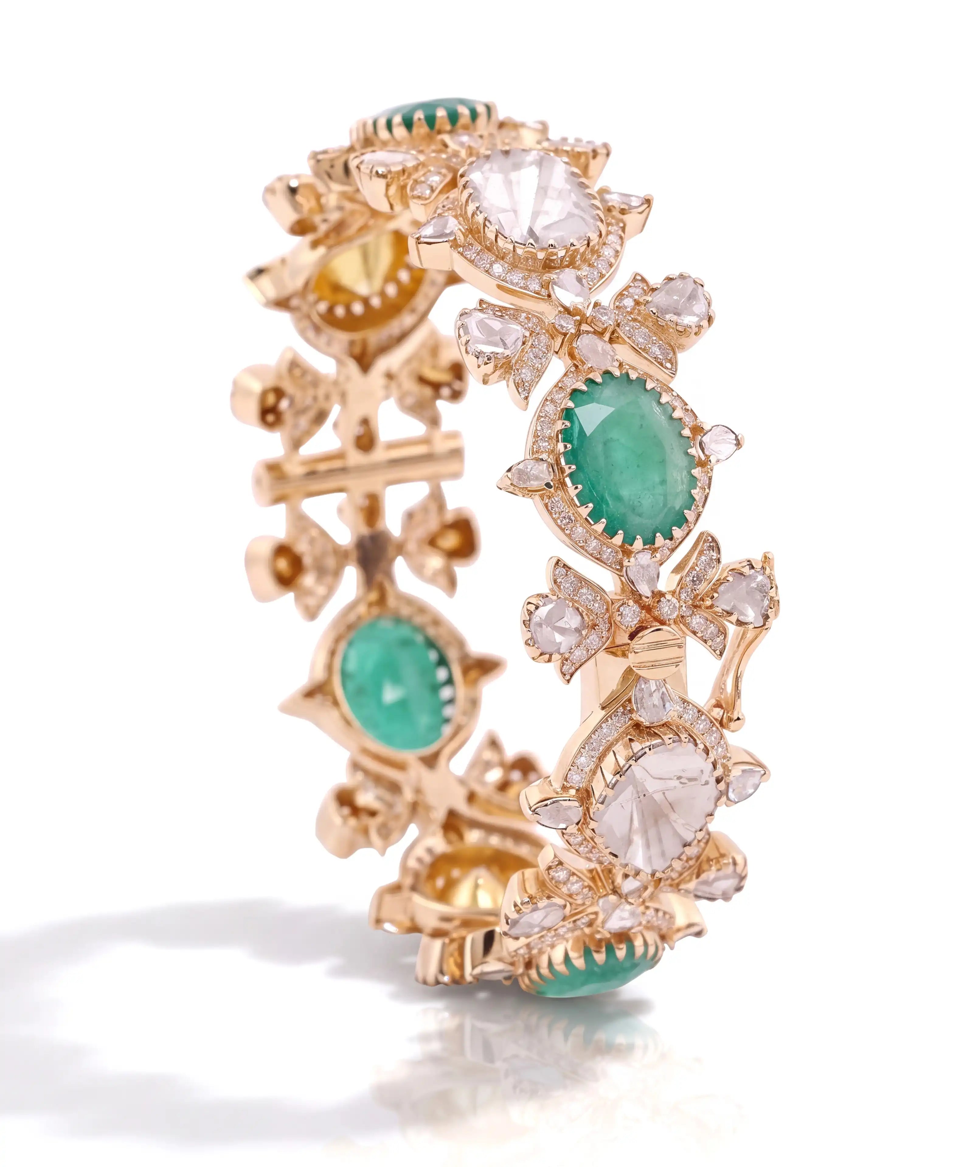 Emerald bagh bangle | AMARIS JEWELS | Fine Jewelry