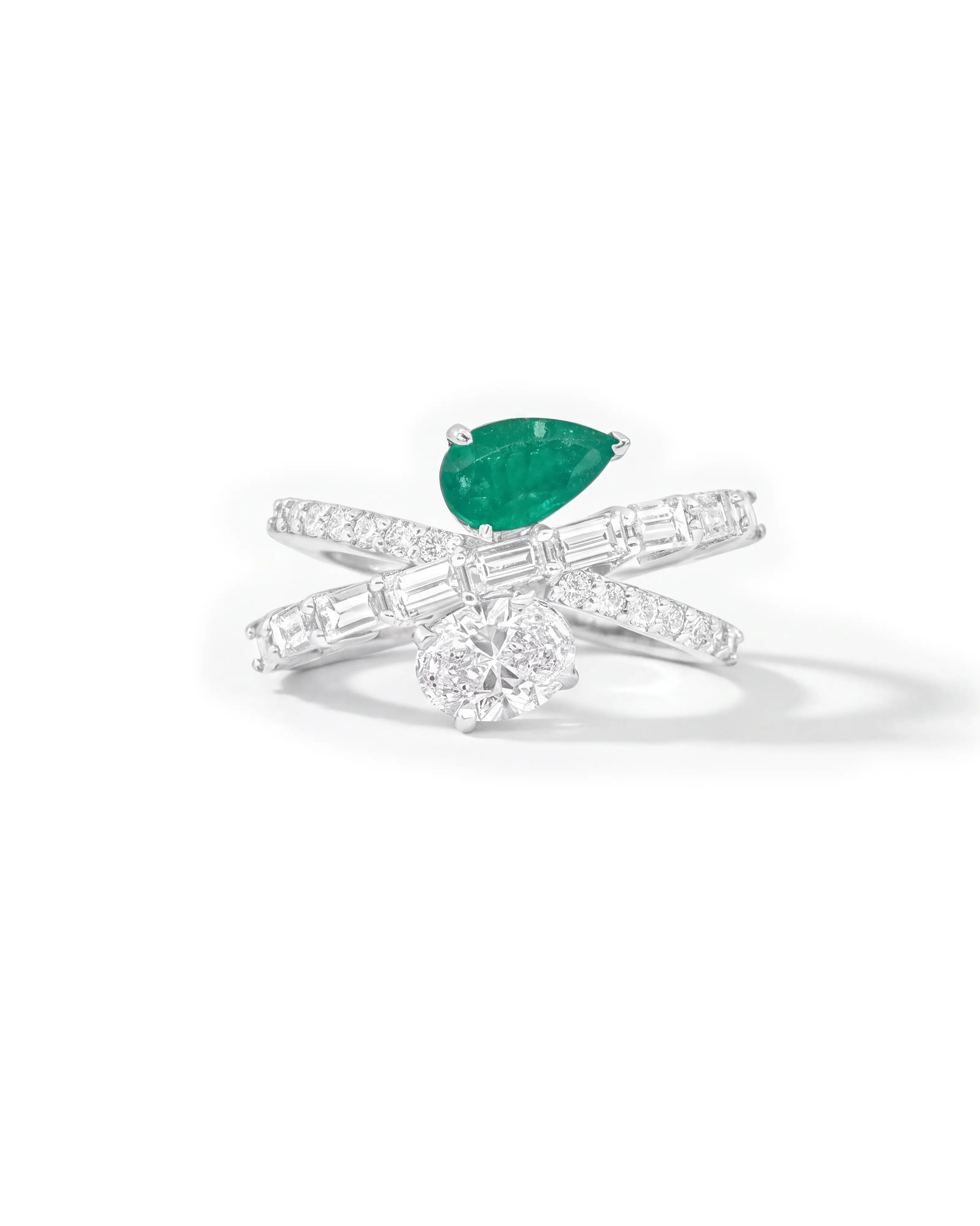 Emerald_nova_ring_1.webp