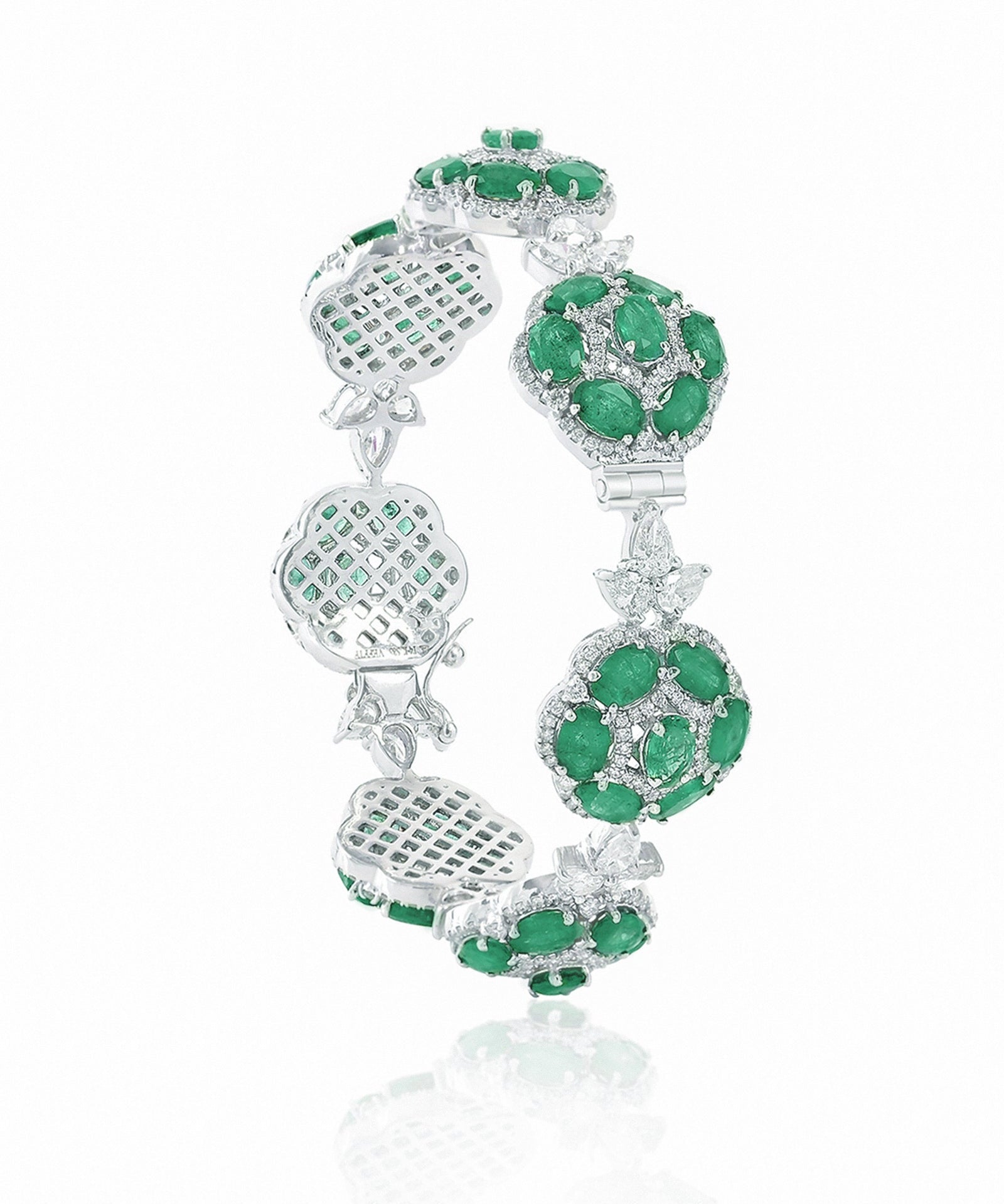 Envy Me Emerald Bangle | AMARIS JEWELS | Fine Jewelry 
