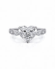Ever after Ring | AMARIS JEWELS | Fine Jewelry