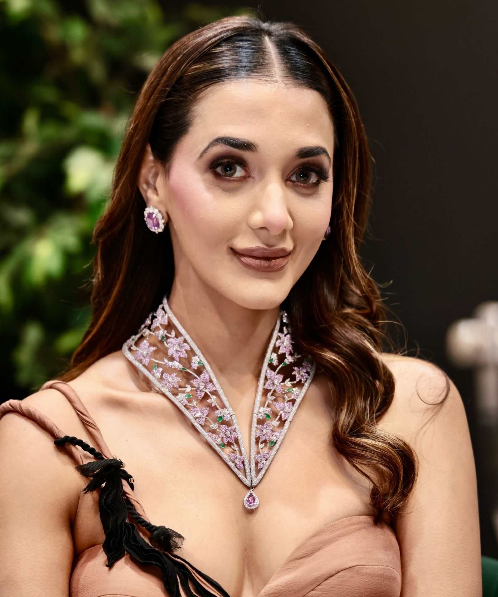 Flower Power Collar Necklace | AMARIS JEWELS | Fine Jewelry 