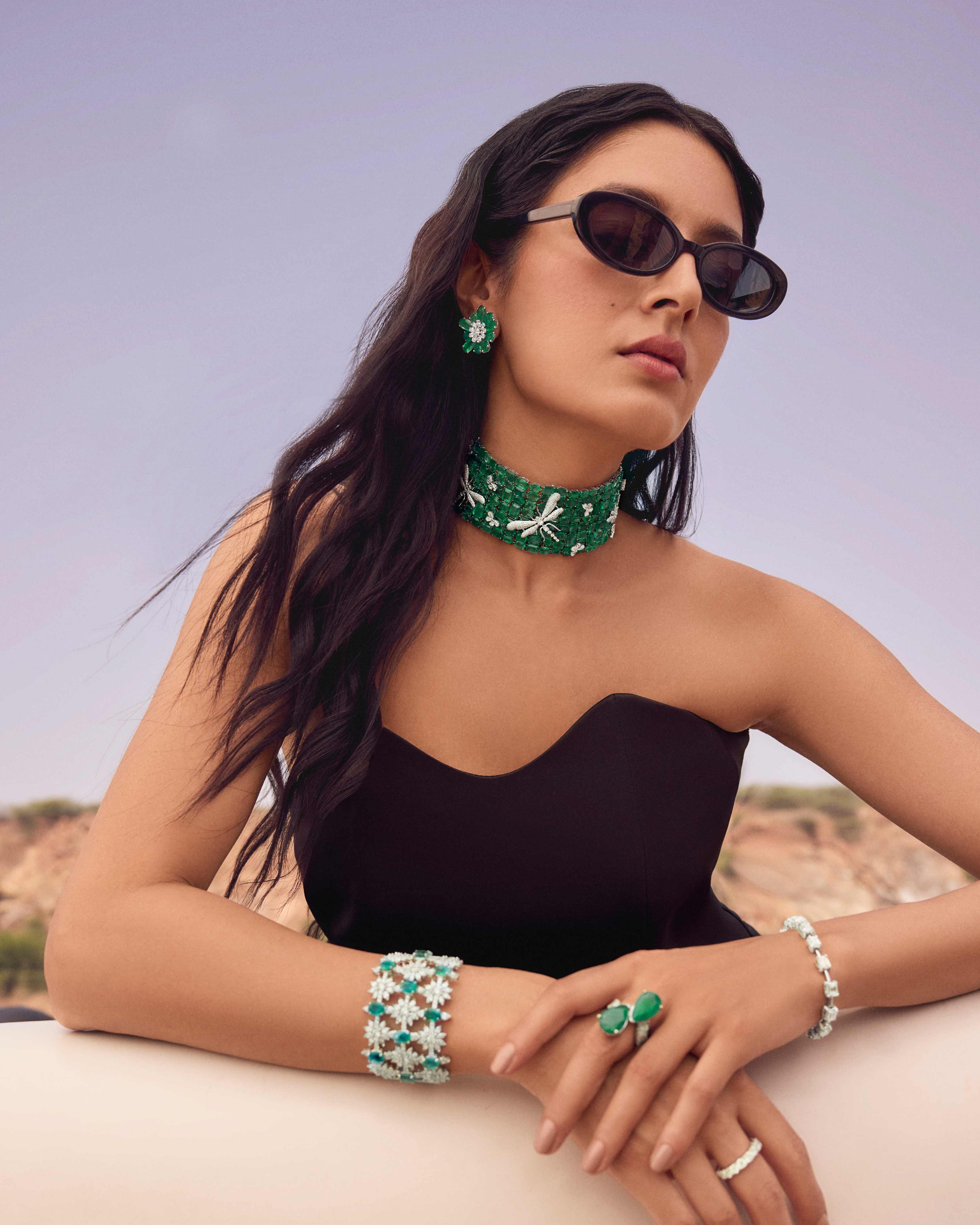 Haute in Emeralds Cuff | AMARIS JEWELS | Fine Jewelry 