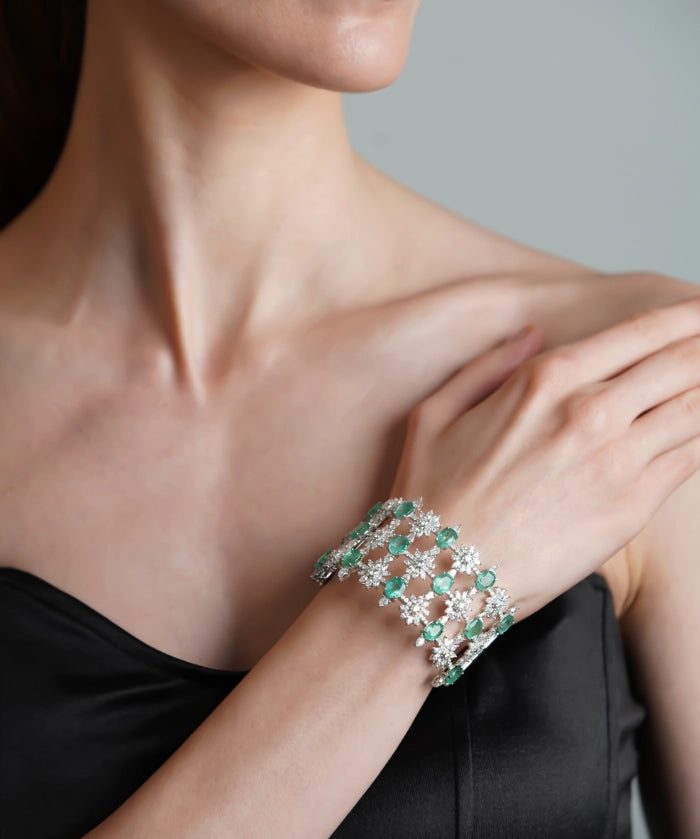 Haute in Emeralds Cuff | AMARIS JEWELS | Fine Jewelry 