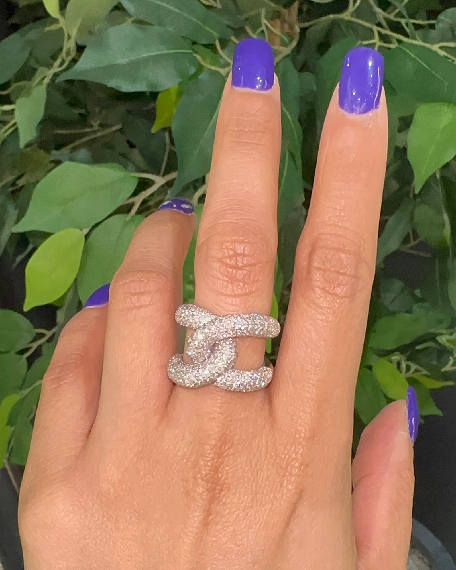 Hooked on Diamonds Ring | AMARIS JEWELS | Fine Jewelry 