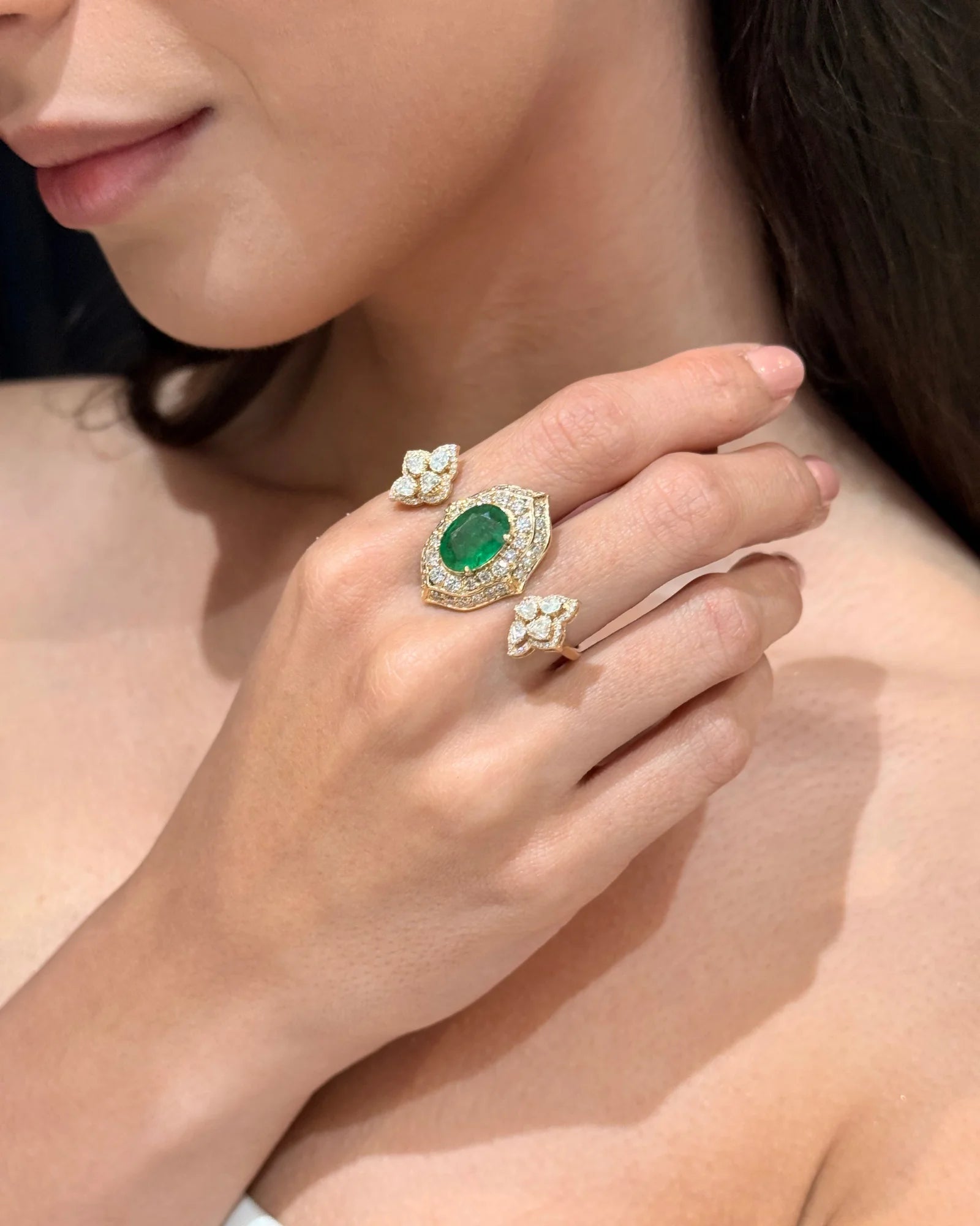 Imperial Taj Emerald Ring | AMARIS JEWELS | Fine Jewelry