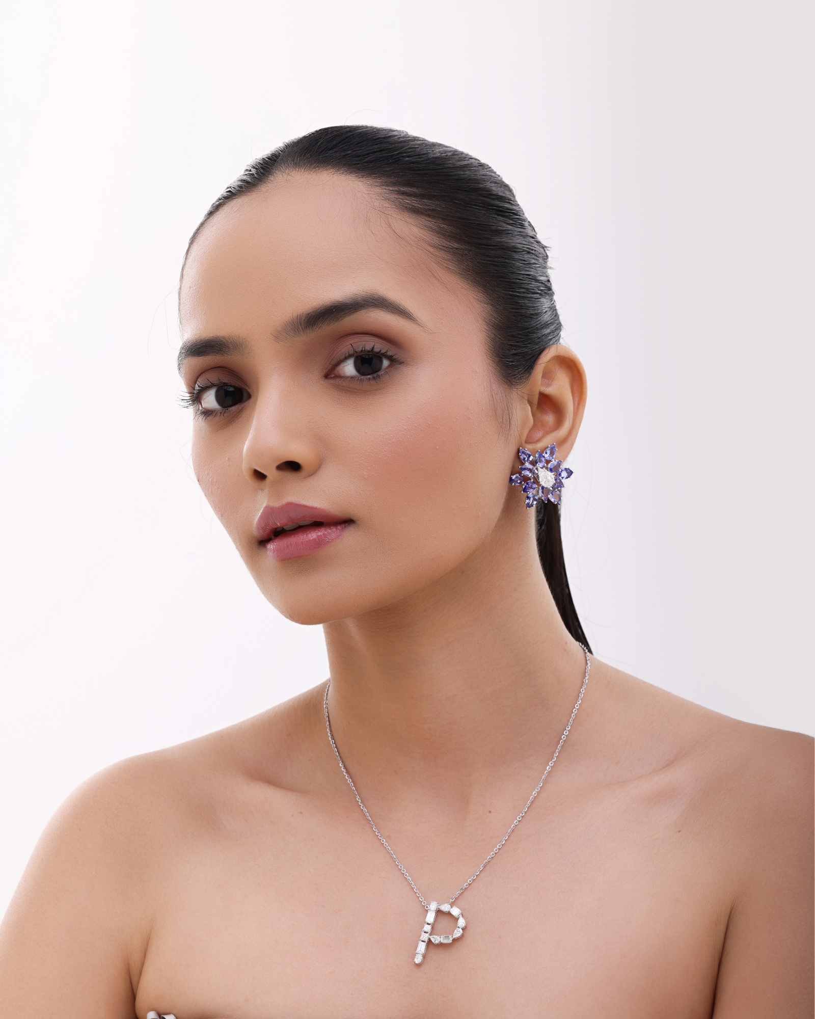 Initial Pendant | AMARIS JEWELS | Fine Jewelry 