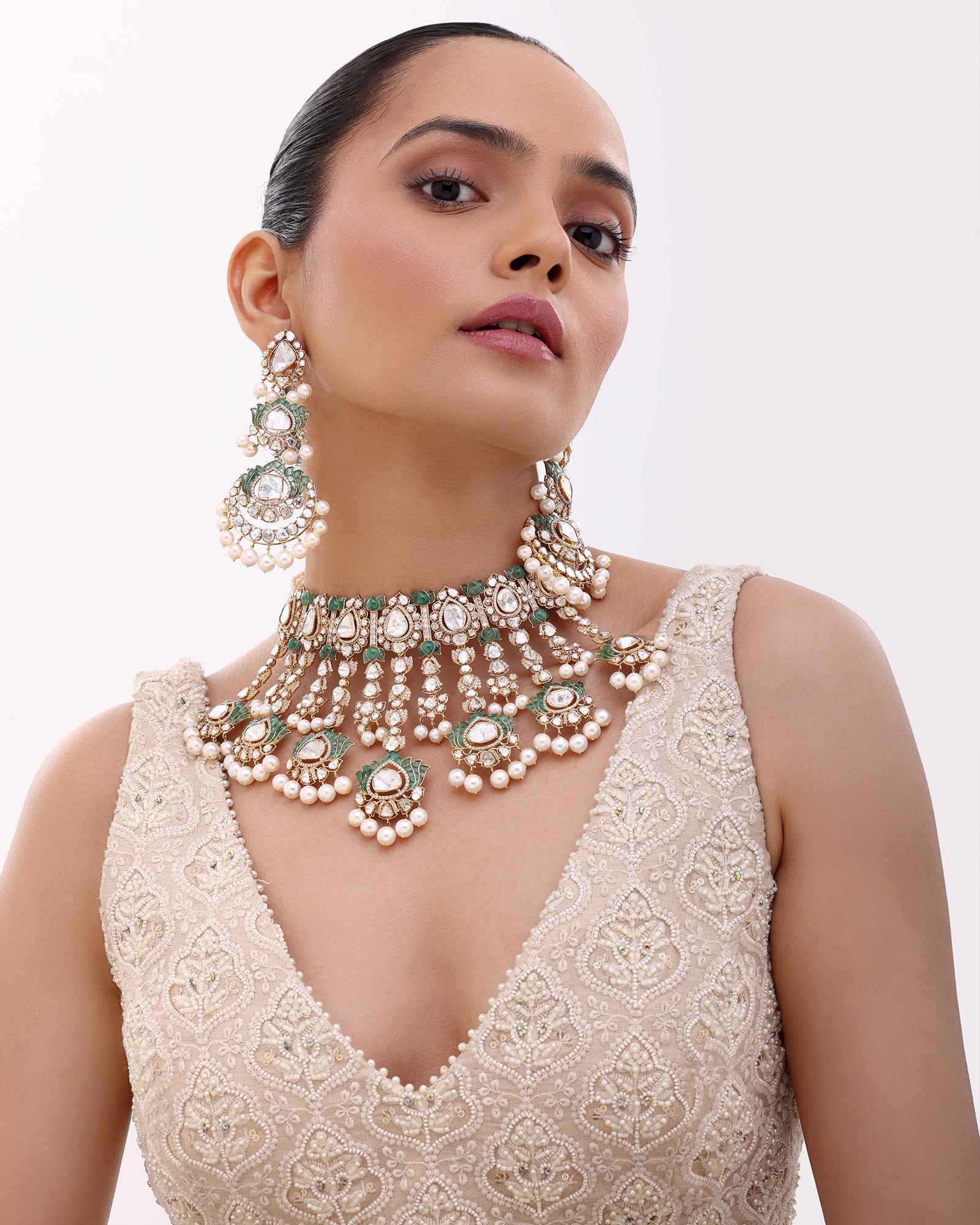 Jaisalmer Lotus Emerald Necklace | AMARIS JEWELS | Fine Jewelry 