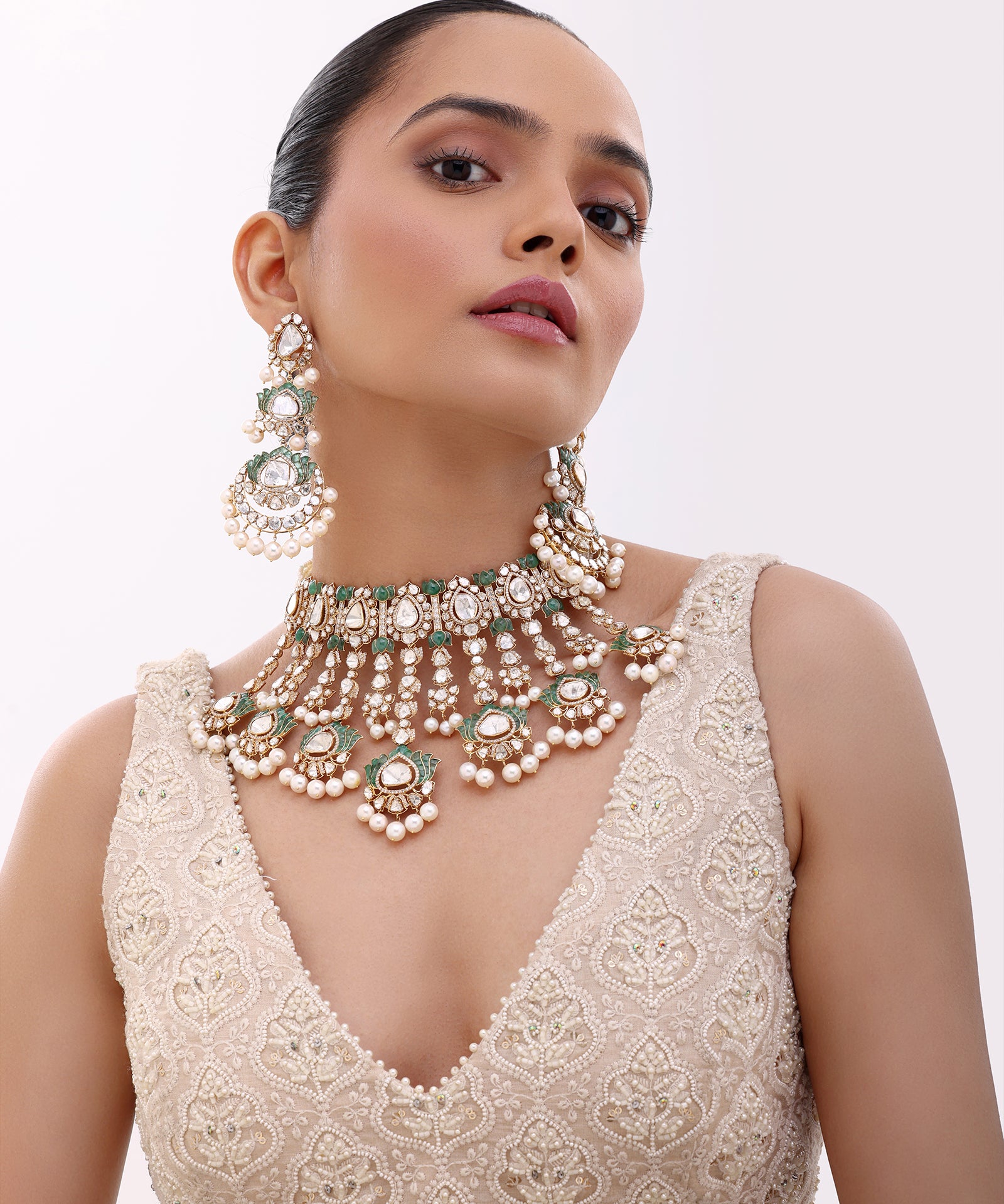 Jaisalmer Lotus Emerald Necklace | AMARIS JEWELS | Fine Jewelry 