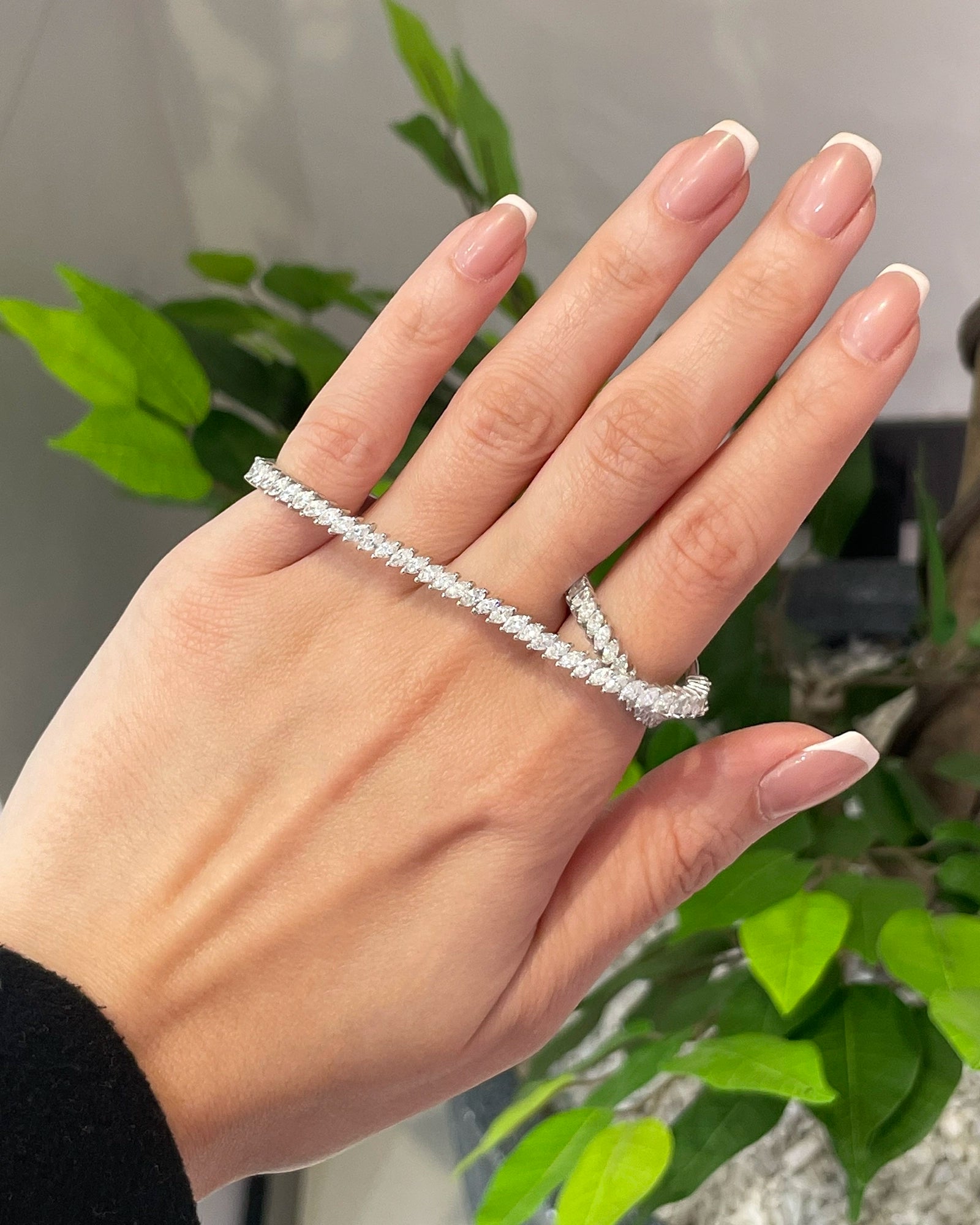 Knuckle Up Ring | AMARIS JEWELS | Fine Jewelry 