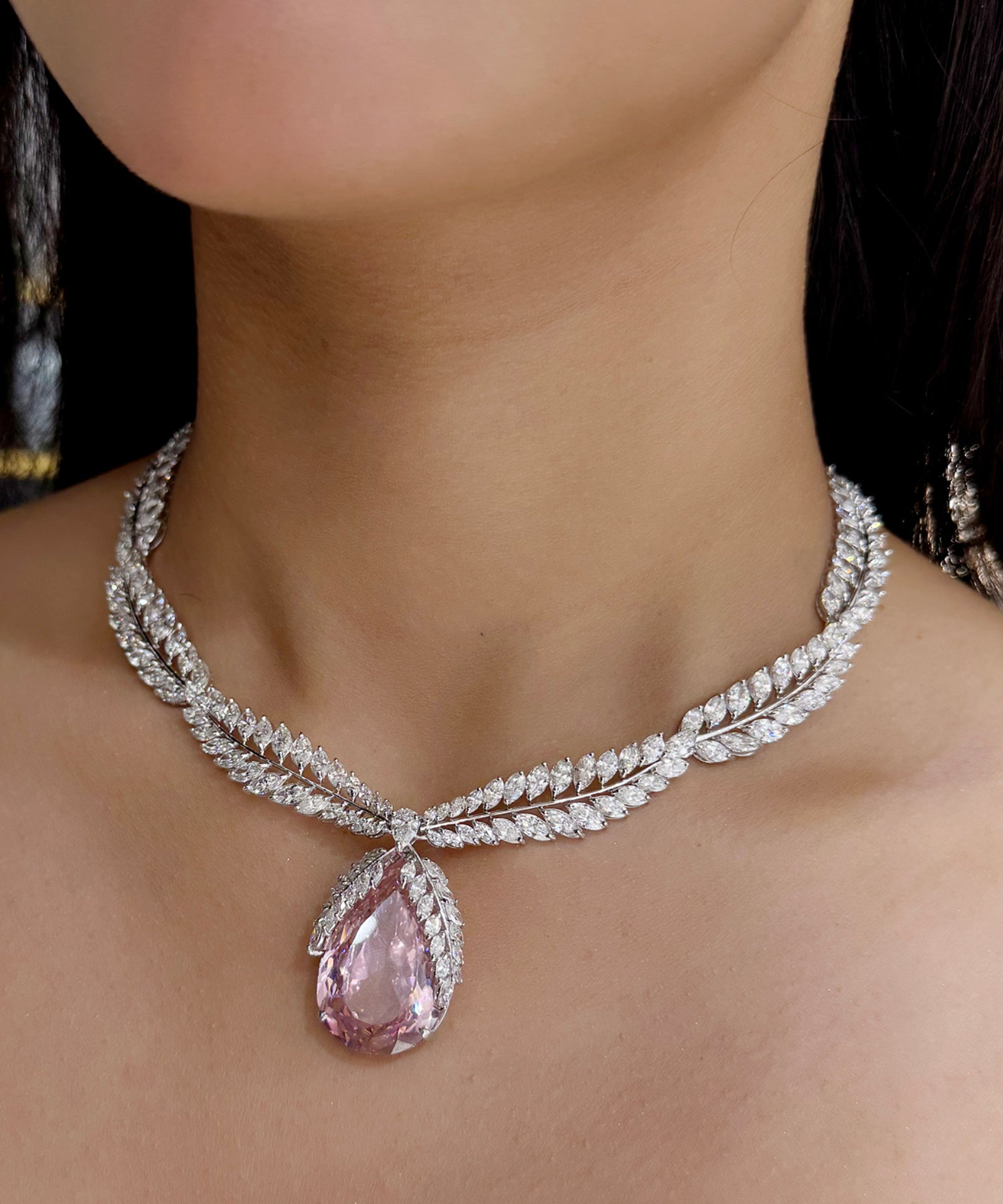 Kunzite Aura Necklace | AMARIS JEWELS | Fine Jewelry