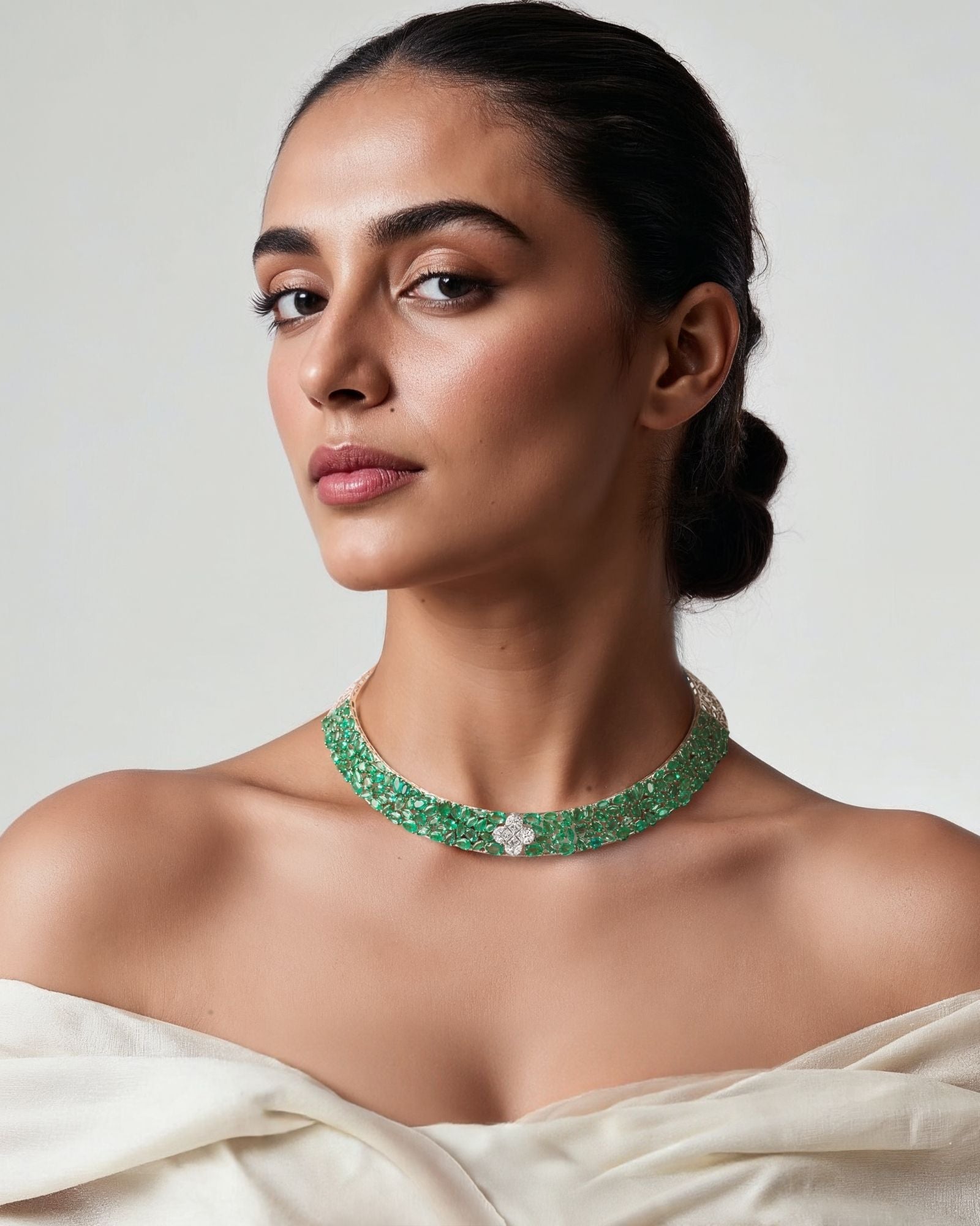 Lily luck Emerald Choker | AMARIS JEWELS | Fine Jewelry 
