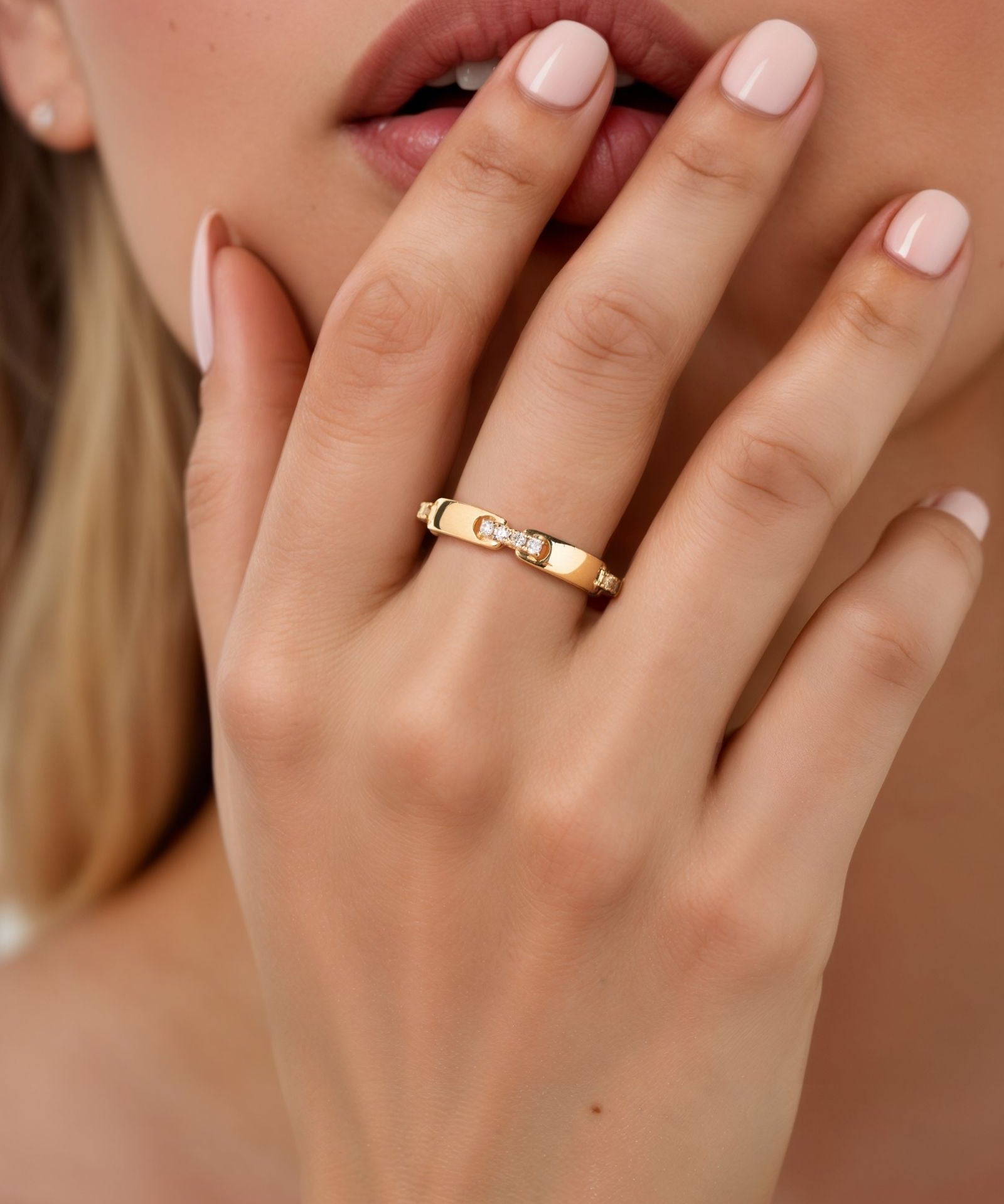 Linked Up ring | AMARIS JEWELS | Fine Jewelry 