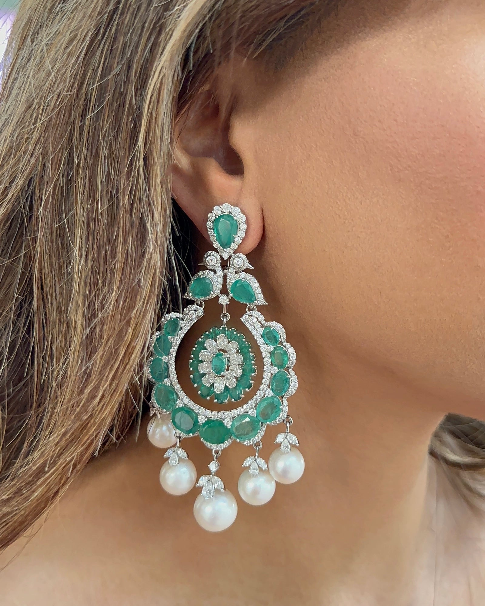 Mainstage Emerald Earrings | AMARIS JEWELS | Fine Jewelry 