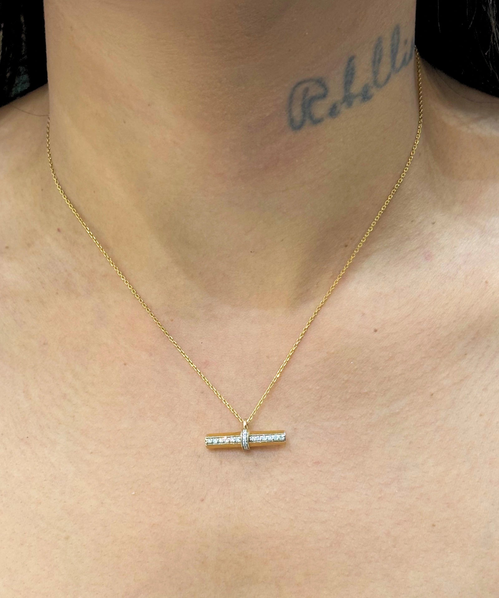 Marrakech Bar Pendant Necklace | AMARIS JEWELS | Fine Jewelry 