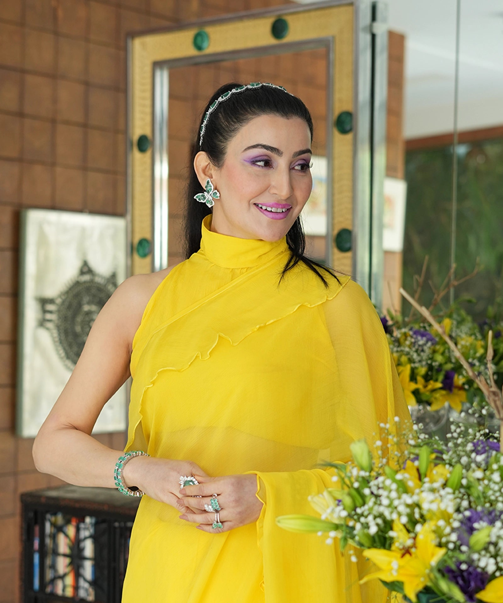 Meant To Fly Emerald Earrings | AMARIS JEWELS | Fine Jewelry 