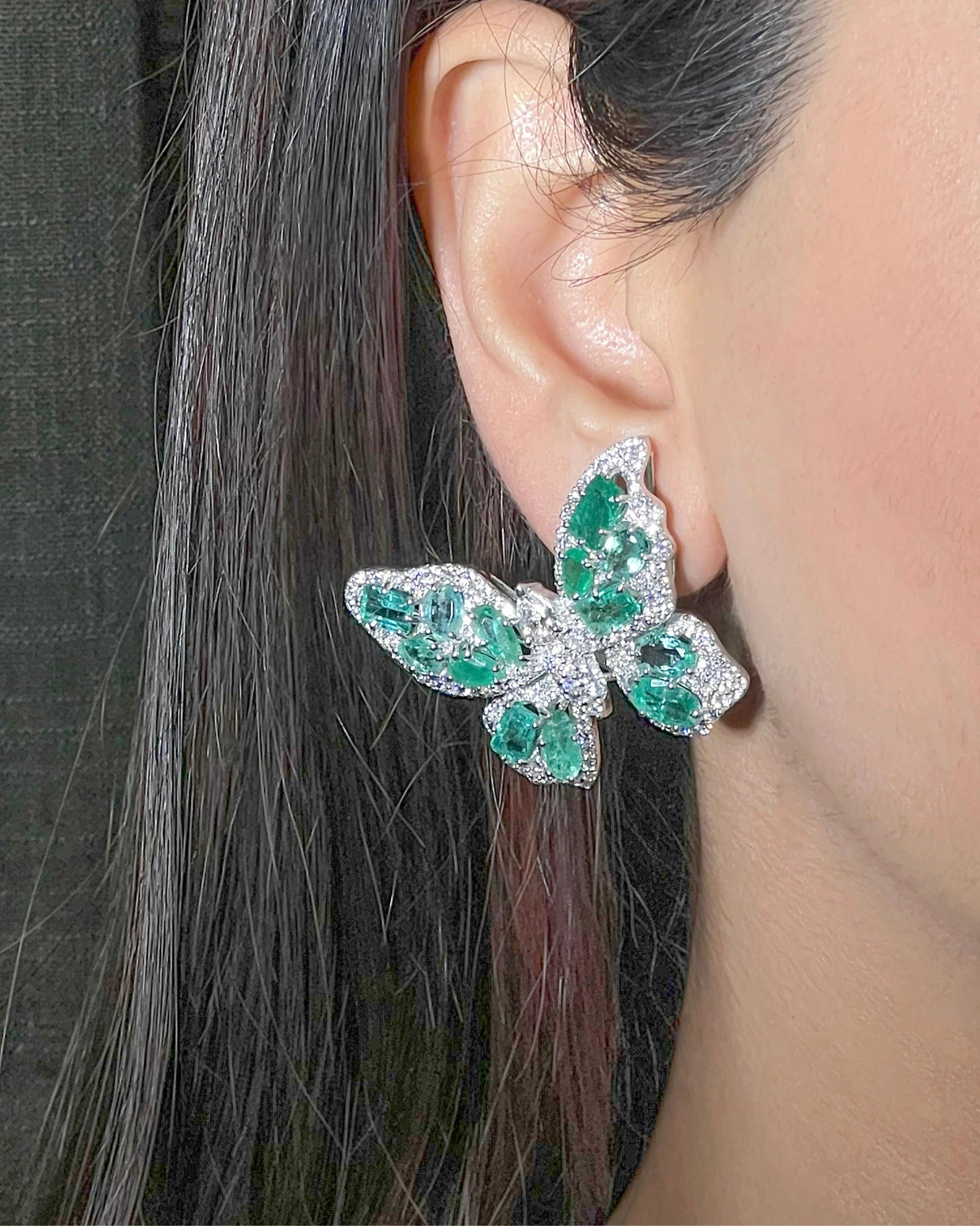 Meant To Fly Emerald Earrings | AMARIS JEWELS | Fine Jewelry 
