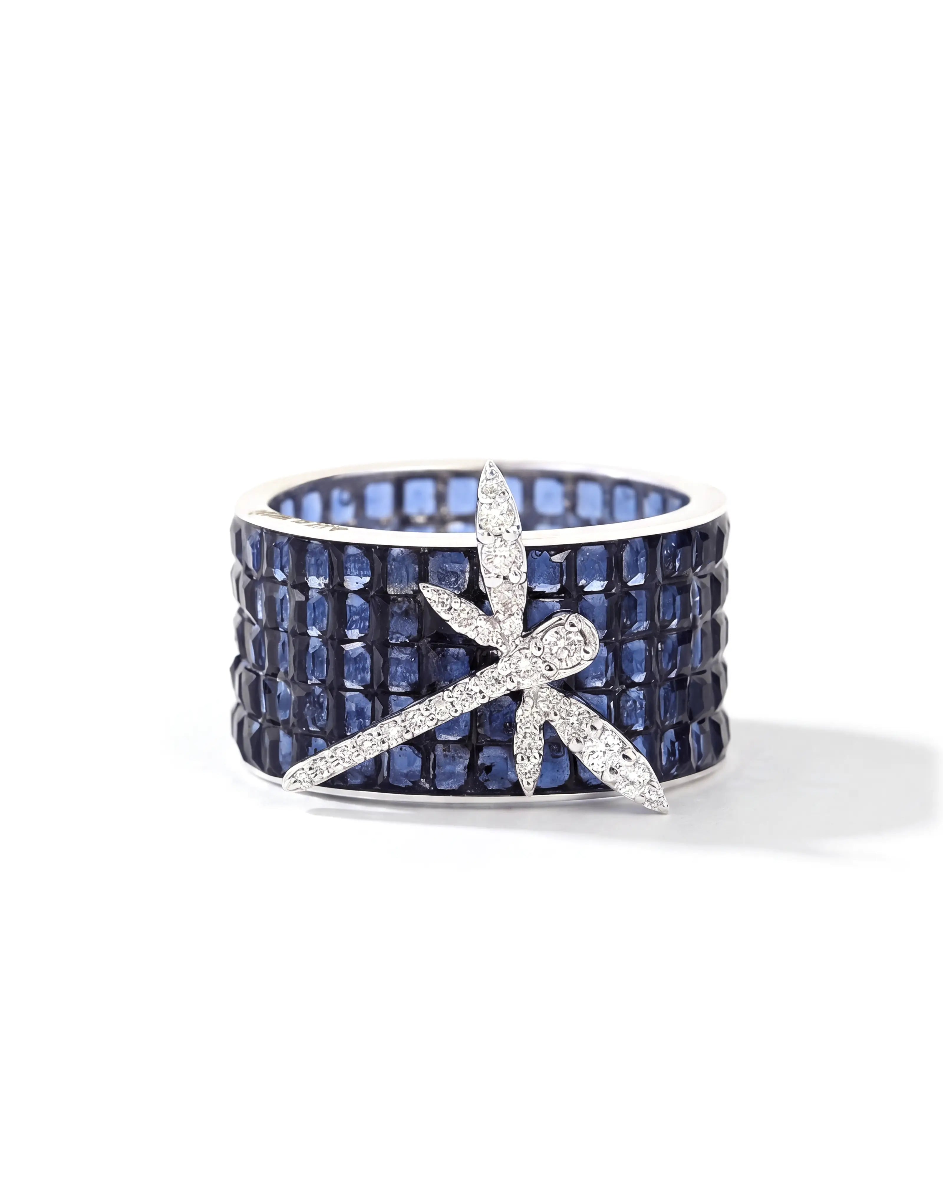 Midnight Dragonfly Ring | AMARIS JEWELS | Fine Jewelry
