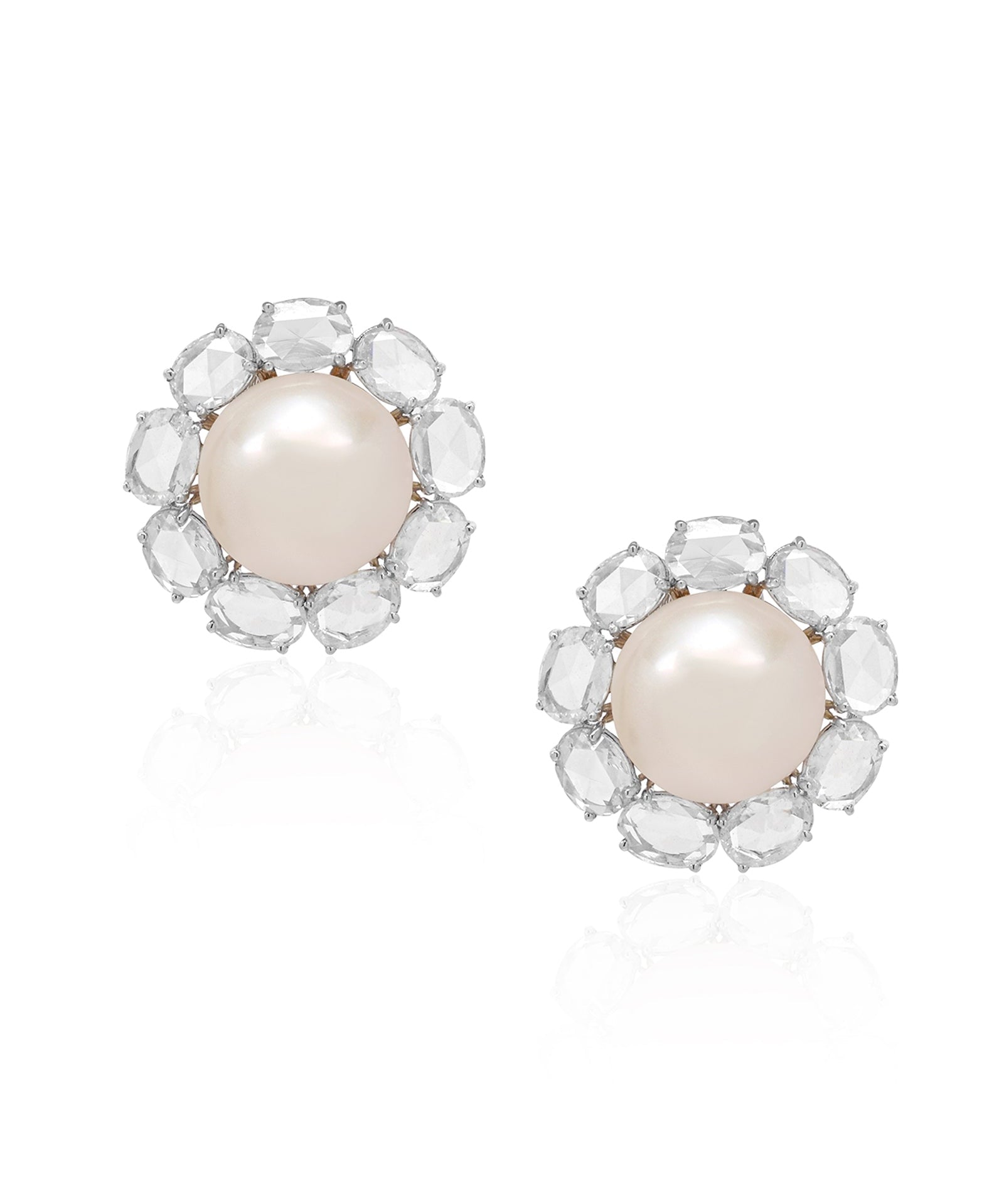 Moonlight Pearl Studs | AMARIS JEWELS | Fine Jewelry 