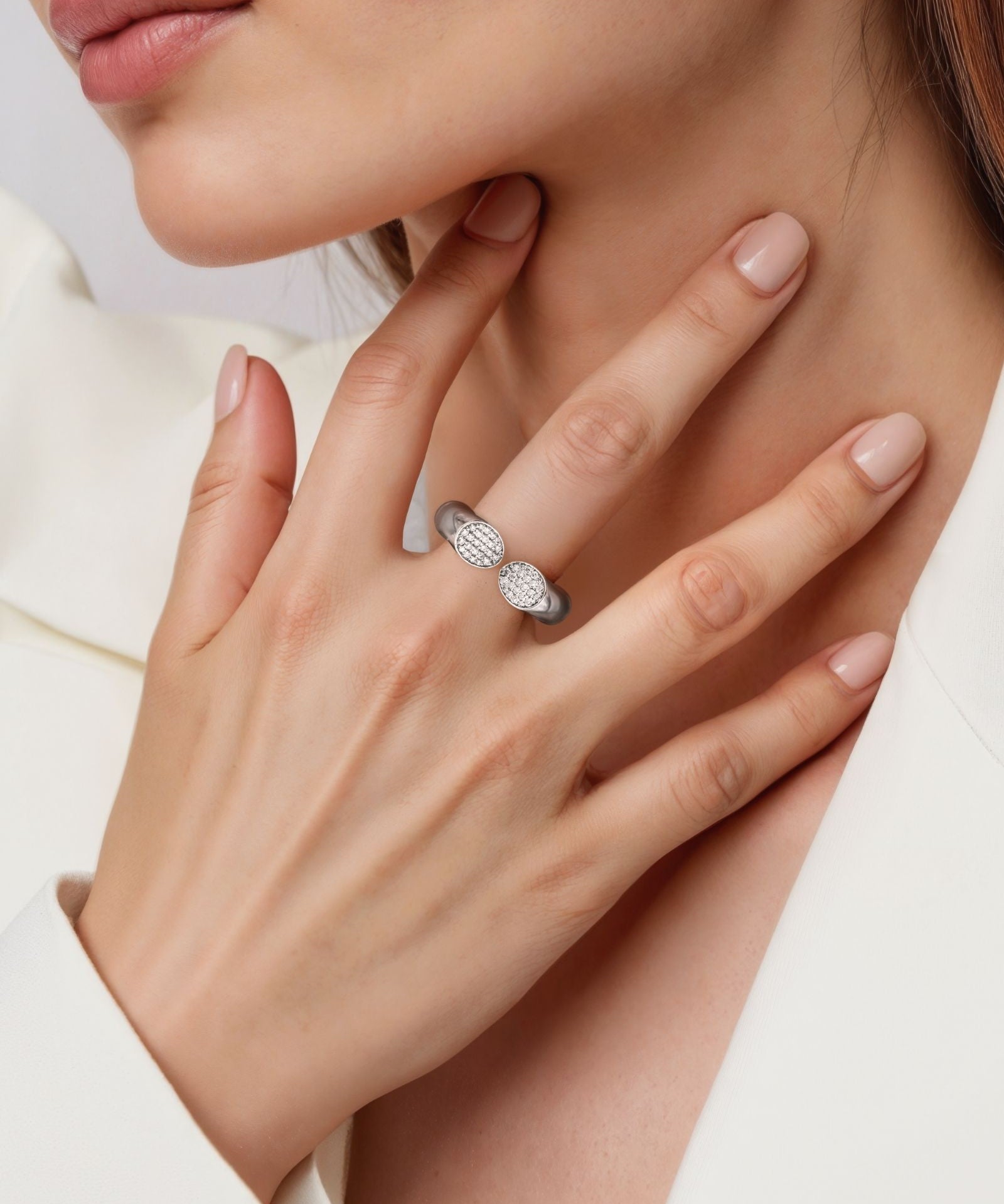 Nefertiti White Gold Ring | AMARIS JEWELS | Fine Jewelry 