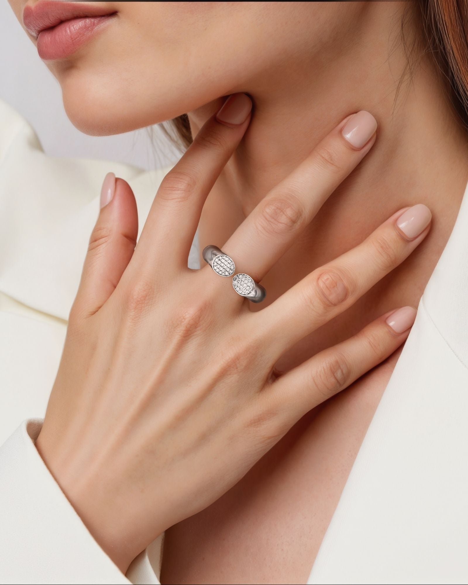 Nefertiti White Gold Ring | AMARIS JEWELS | Fine Jewelry 