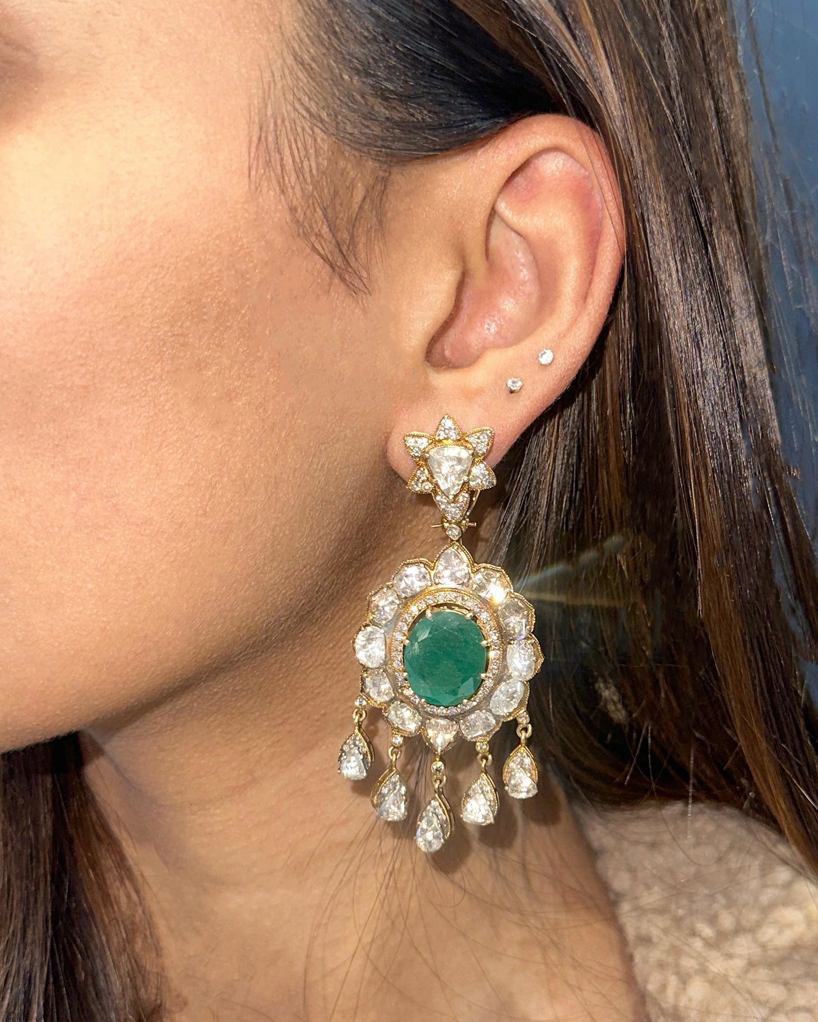 Noor Mahal Emerald Earrings | AMARIS JEWELS | Fine Jewelry 