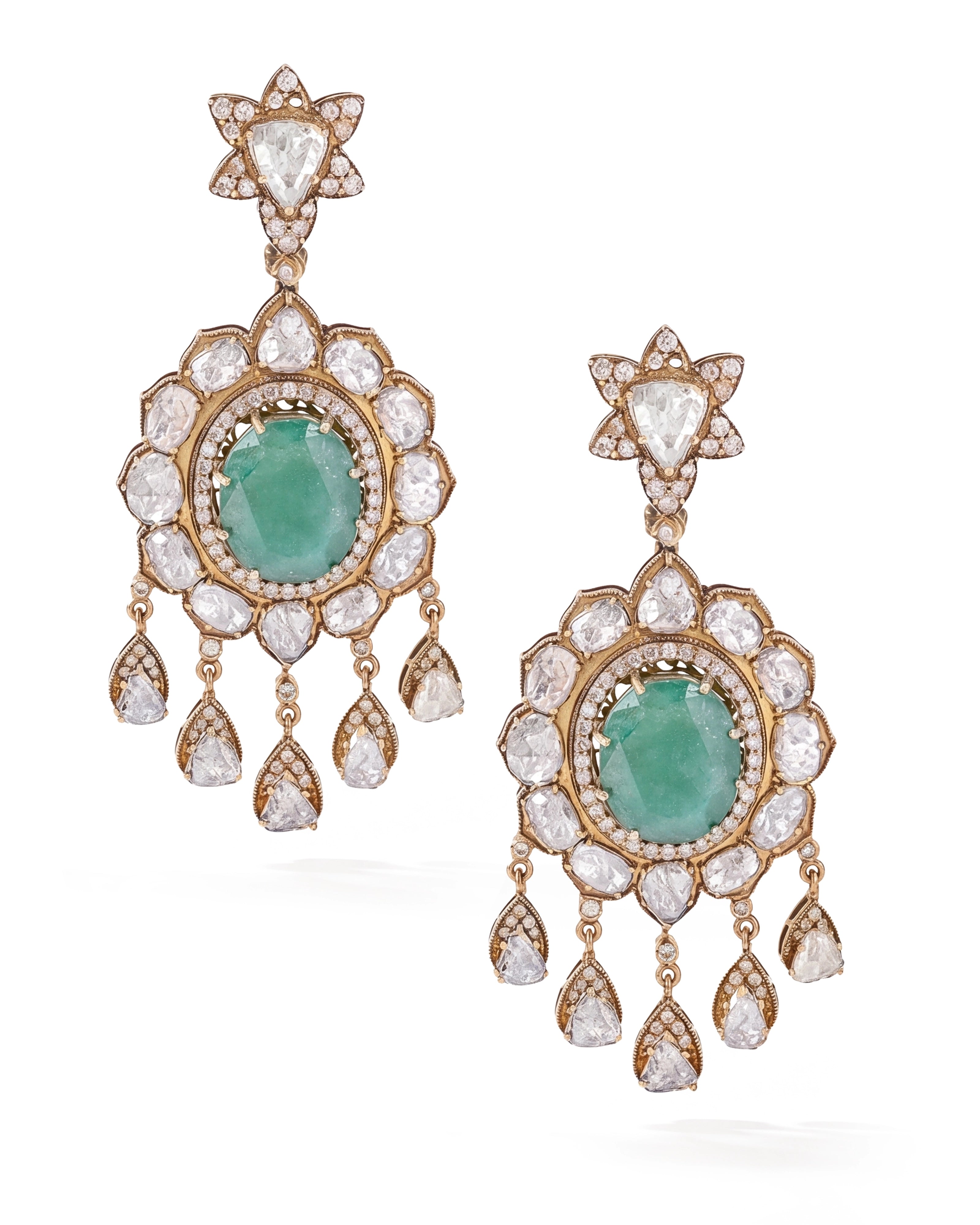 Noor-Mahal-Emerald-Earrings_copy.webp