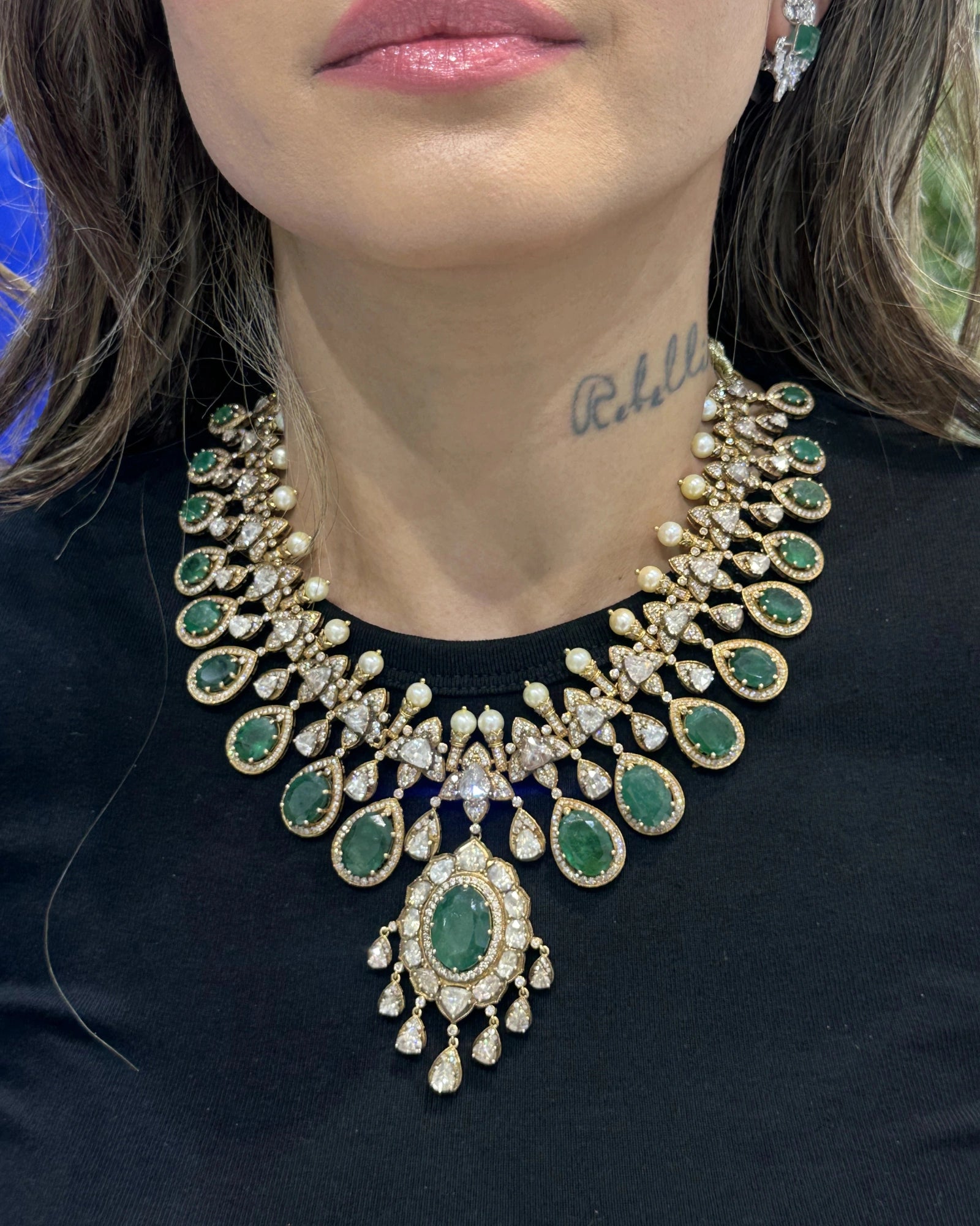 Noor Mahal Emerald Necklace | AMARIS JEWELS | Fine Jewelry 