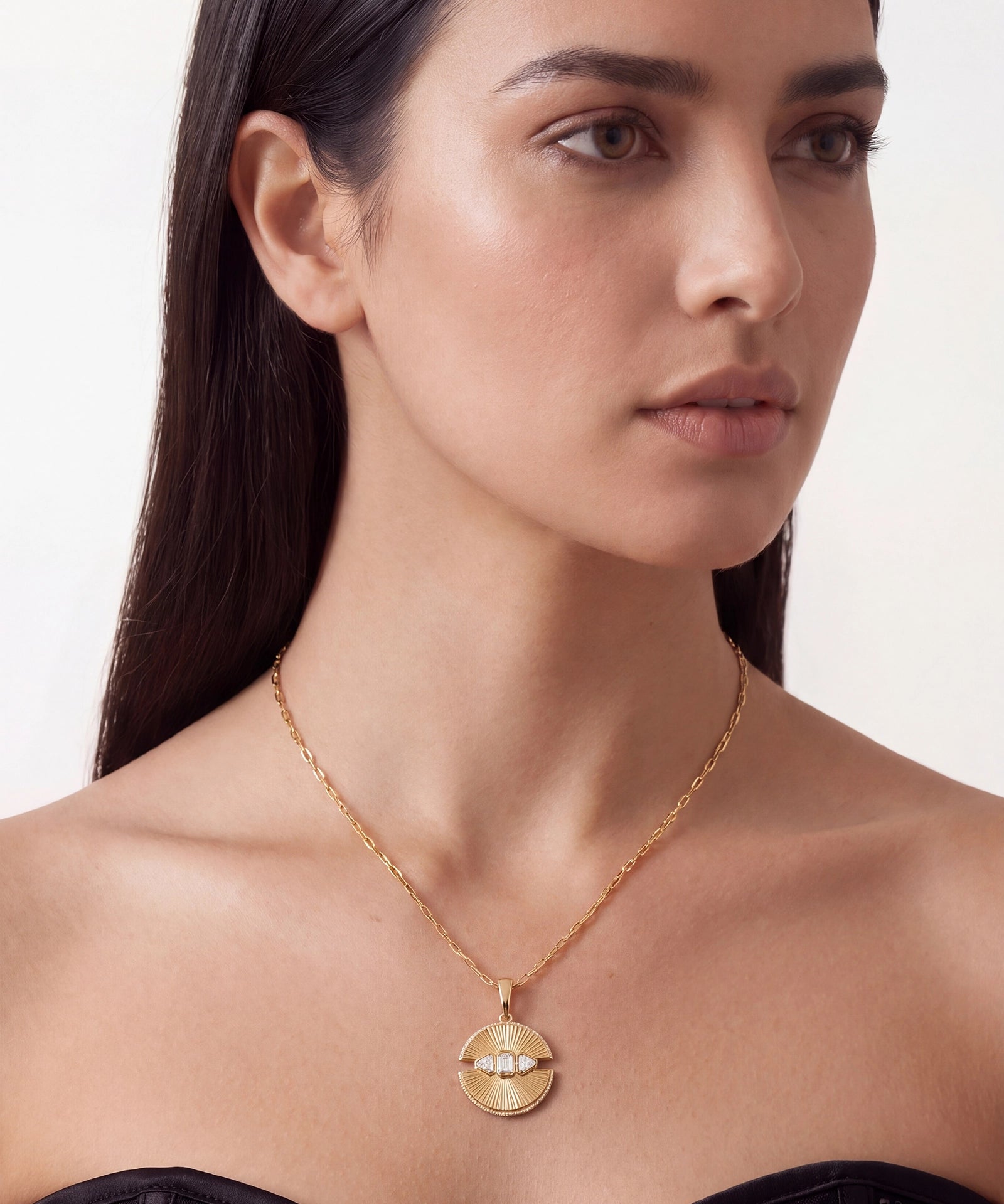 Pause Coin Pendant | AMARIS JEWELS | Fine Jewelry