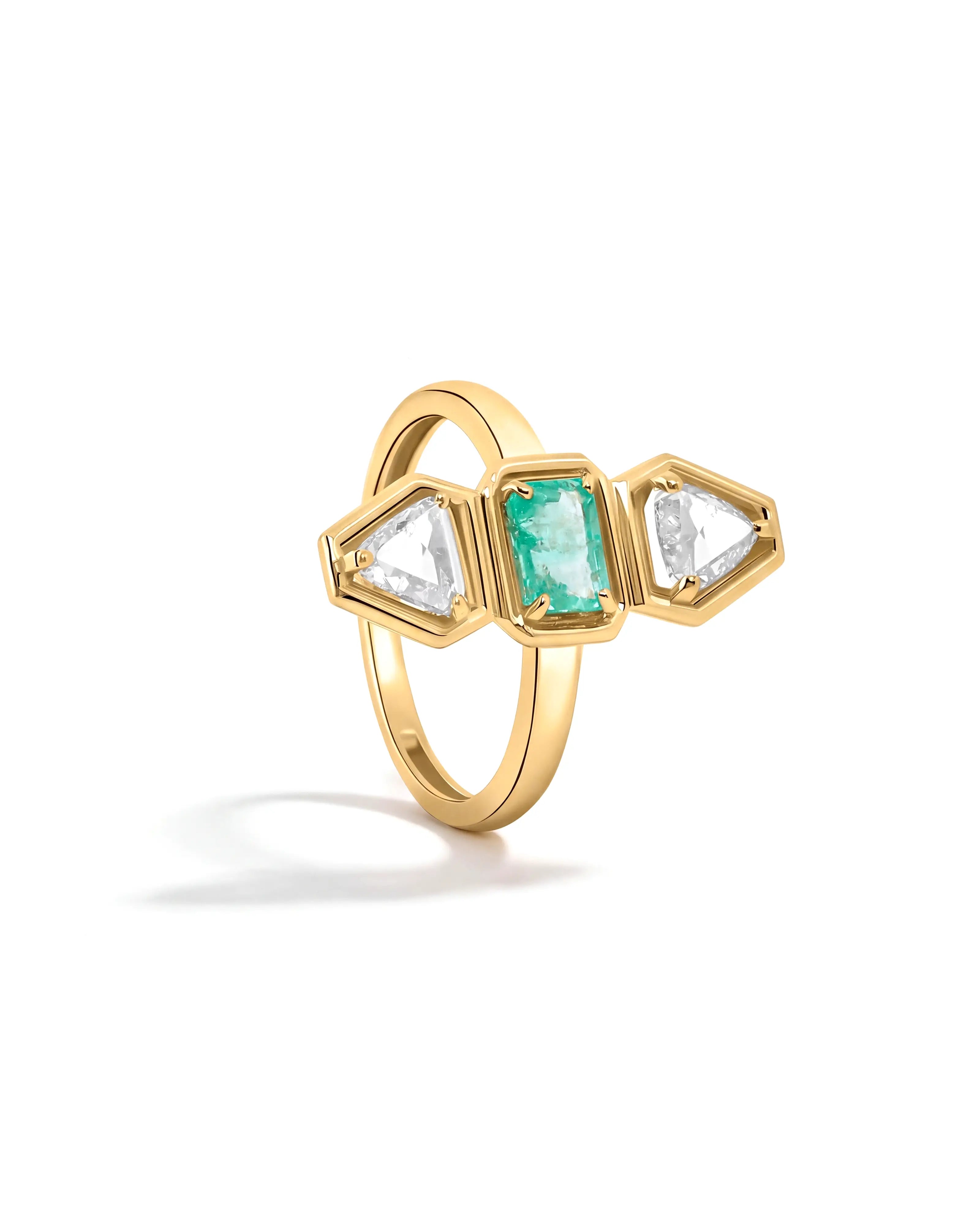 Pause Emerald Ring | AMARIS JEWELS | Fine Jewelry
