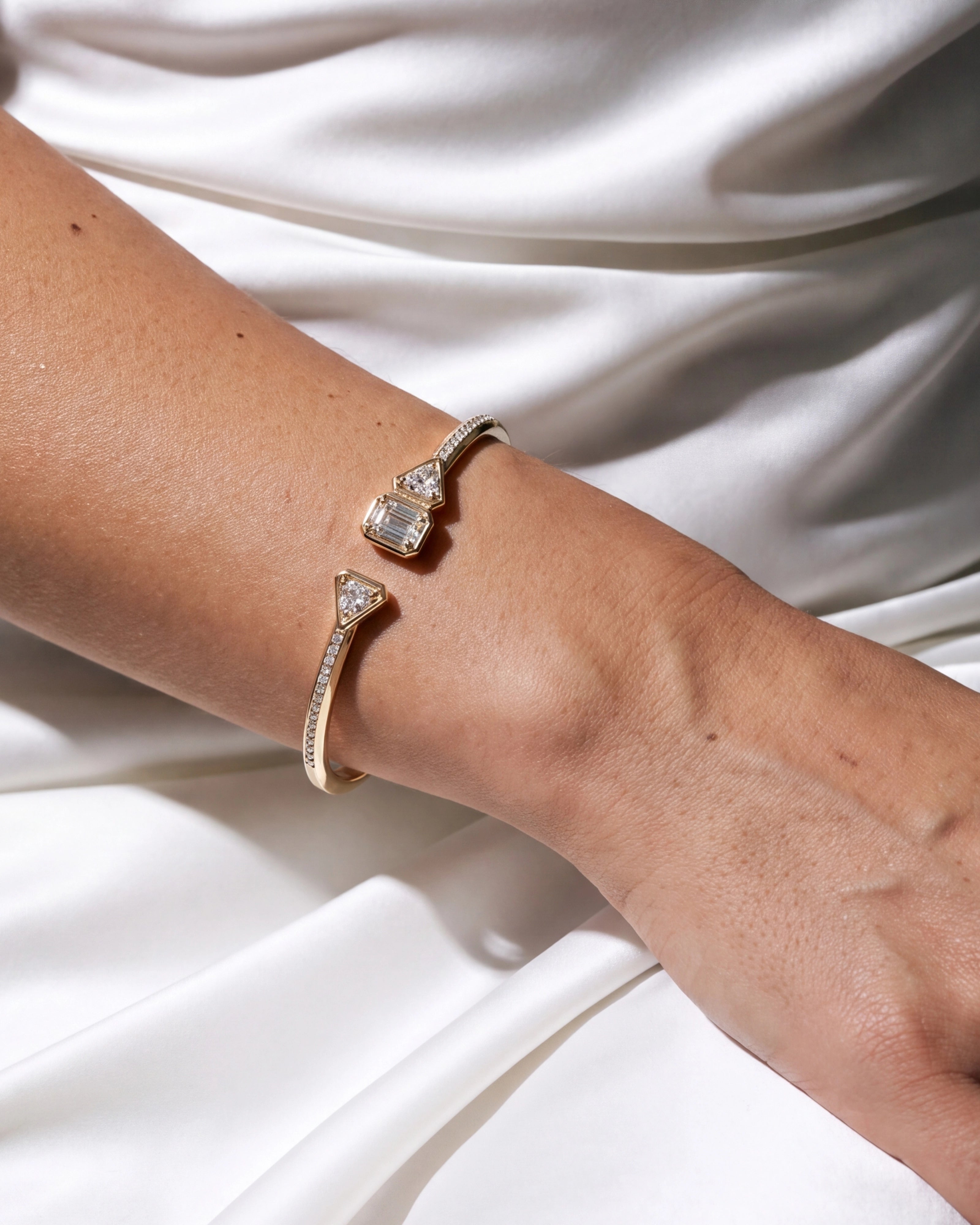 Pause Still Bracelet | AMARIS JEWELS | Fine Jewelry
