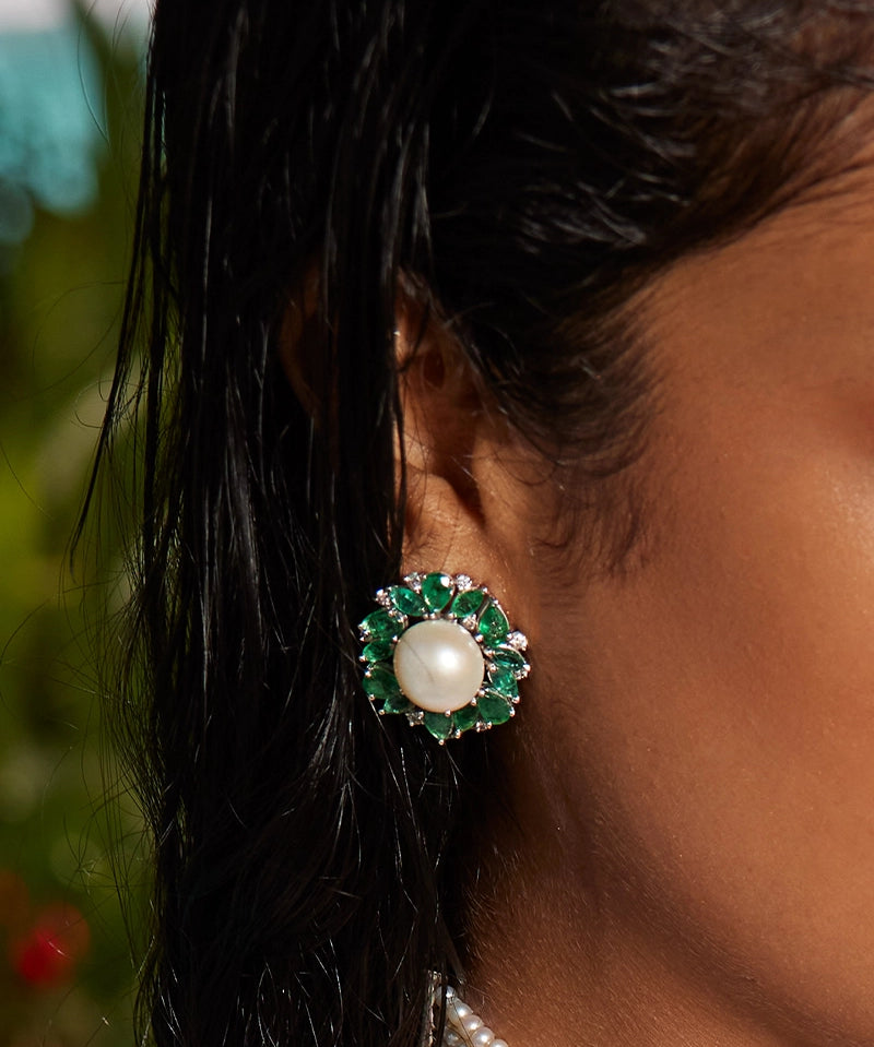 Pearl Oasis Studs | AMARIS JEWELS | Fine Jewelry 