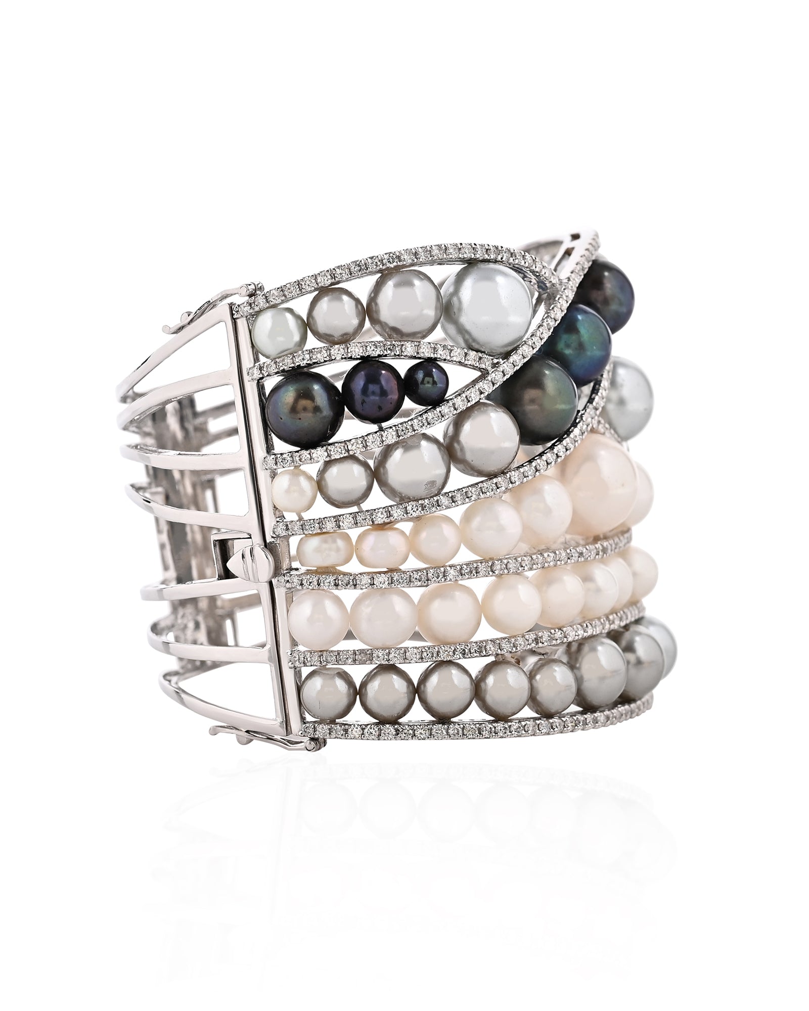 Pearls Crossover Bracelet | AMARIS JEWELS | Fine Jewelry 