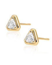 Pennant studs | AMARIS JEWELS | Fine Jewelry