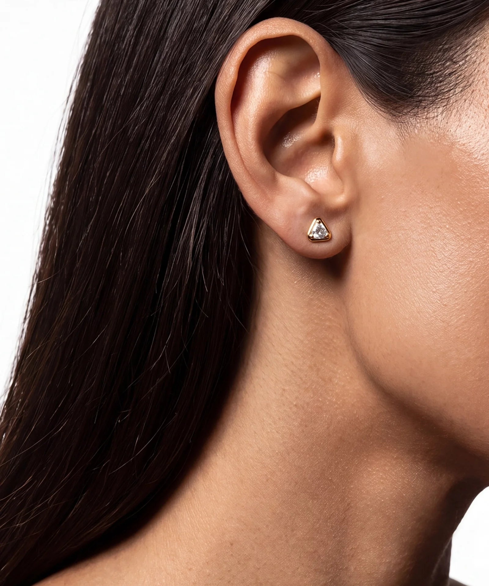 Pennant studs | AMARIS JEWELS | Fine Jewelry