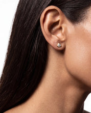 Pennant studs | AMARIS JEWELS | Fine Jewelry