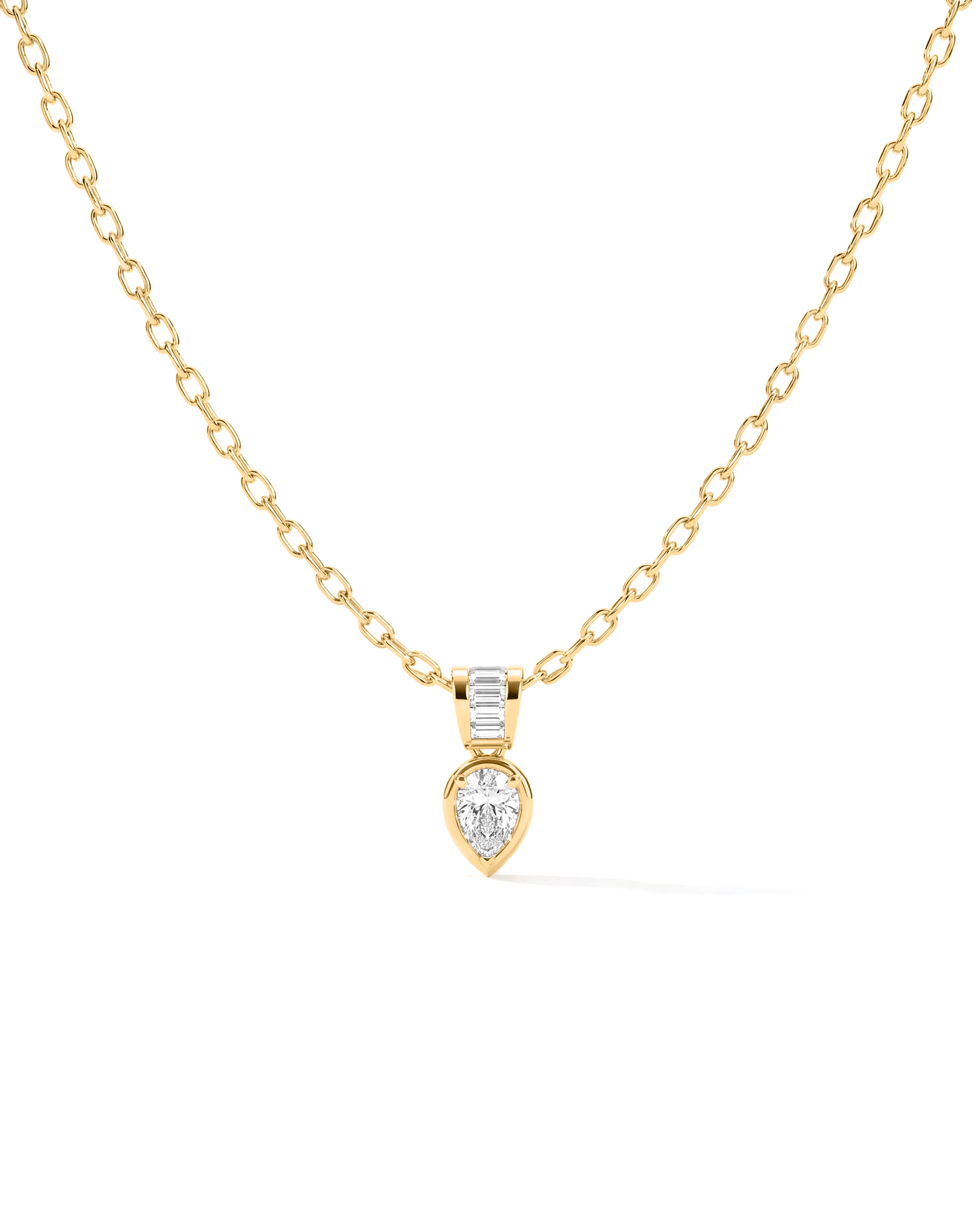 Point made pendant | AMARIS JEWELS | Fine Jewelry