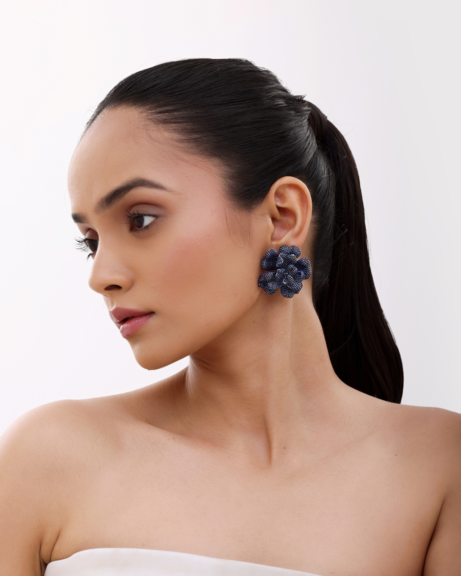 Rose de Bleu Studs | AMARIS JEWELS | Fine Jewelry 