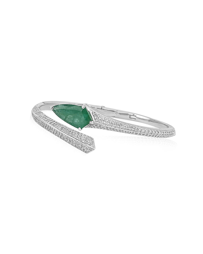 Shield It Emerald Bracelet | AMARIS JEWELS | Fine Jewelry 