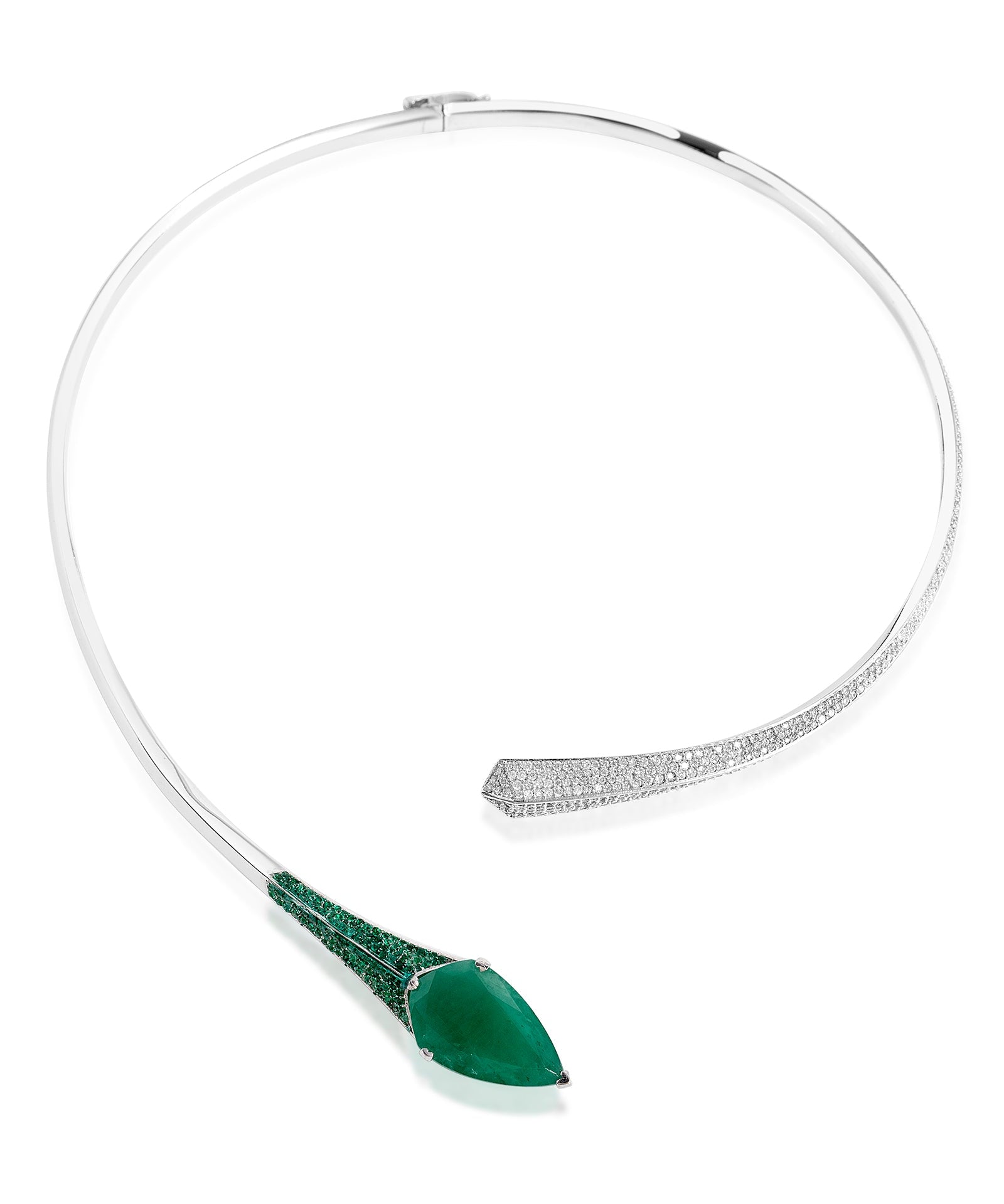 Shield It Emerald Necklace | AMARIS JEWELS | Fine Jewelry 
