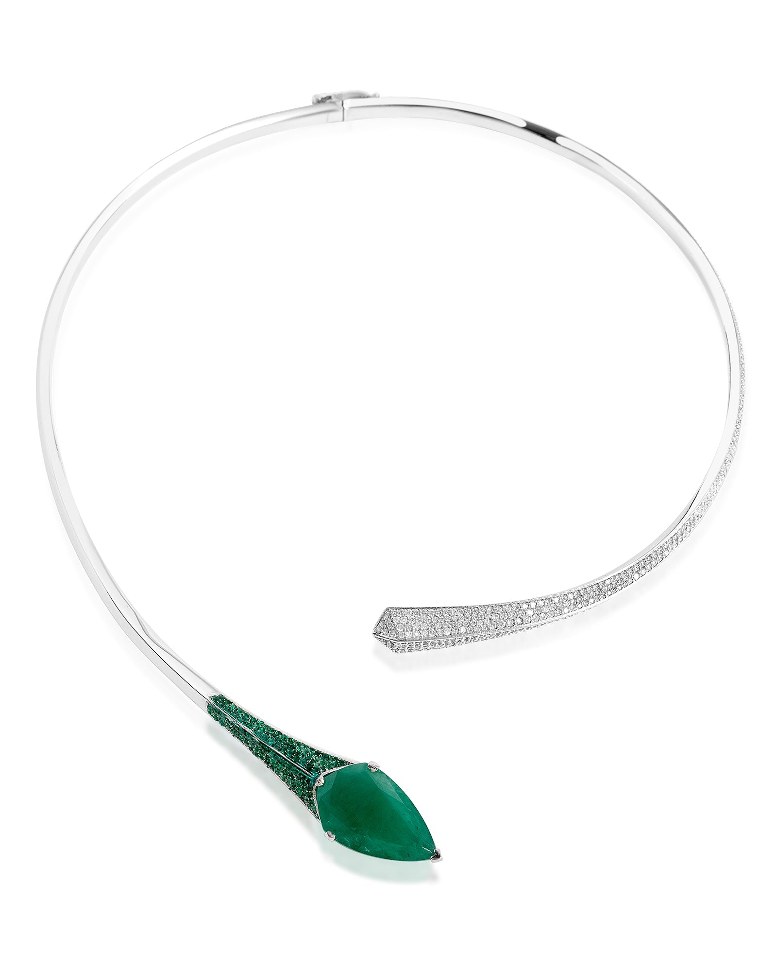 Shield It Emerald Necklace | AMARIS JEWELS | Fine Jewelry 