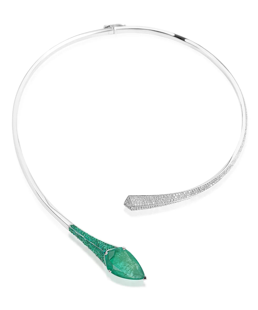 Shield It Emerald Necklace | AMARIS JEWELS | Fine Jewelry 