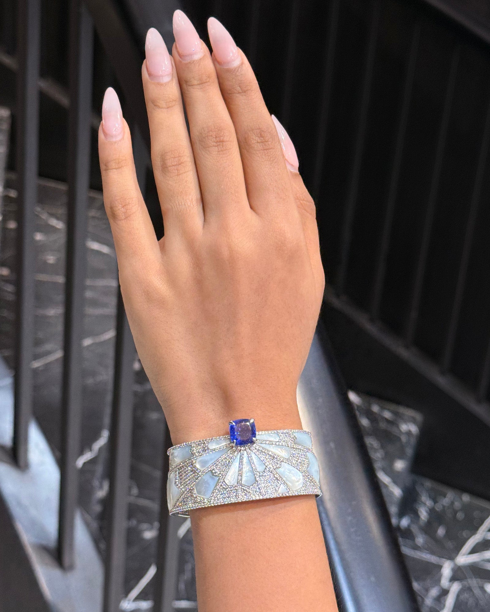 Starbust Tanzanite Cuff (Slim) | AMARIS JEWELS | Fine Jewelry